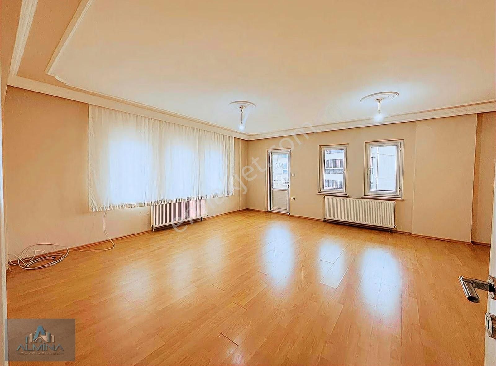 Almina'dan Görükle Aile Sitesinde Geniş M2 Kiralık 3+1 Daire