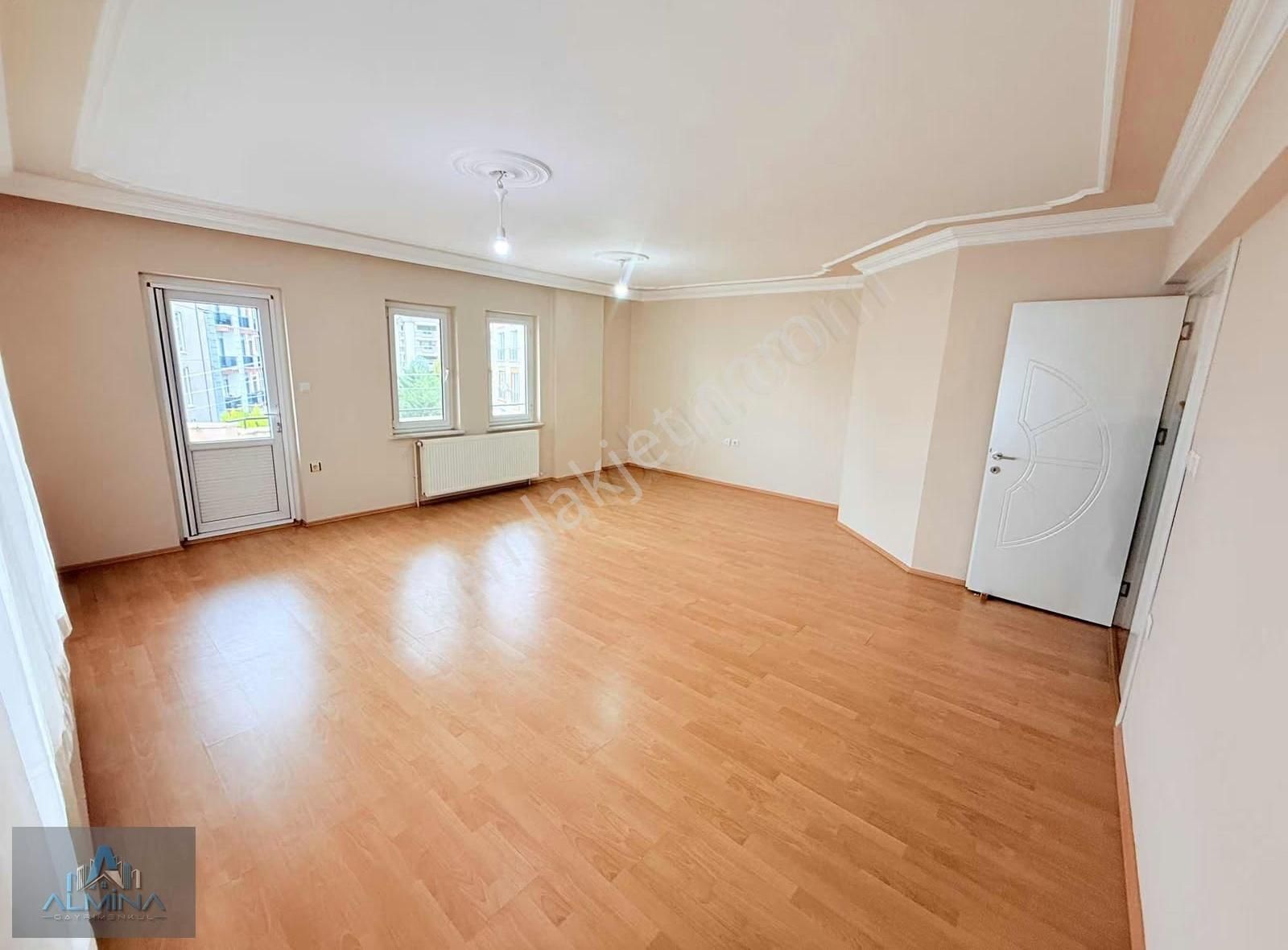 Almina'dan Görükle Aile Sitesinde Geniş M2 Kiralık 3+1 Daire - Görsel 11