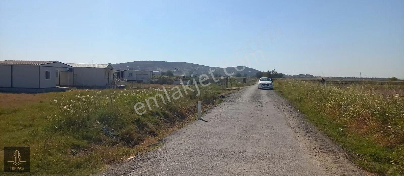 Foça Gerenköy'de Köye Yakın Asvalt Yol Cephelı Elektirik Yakın - Görsel 12