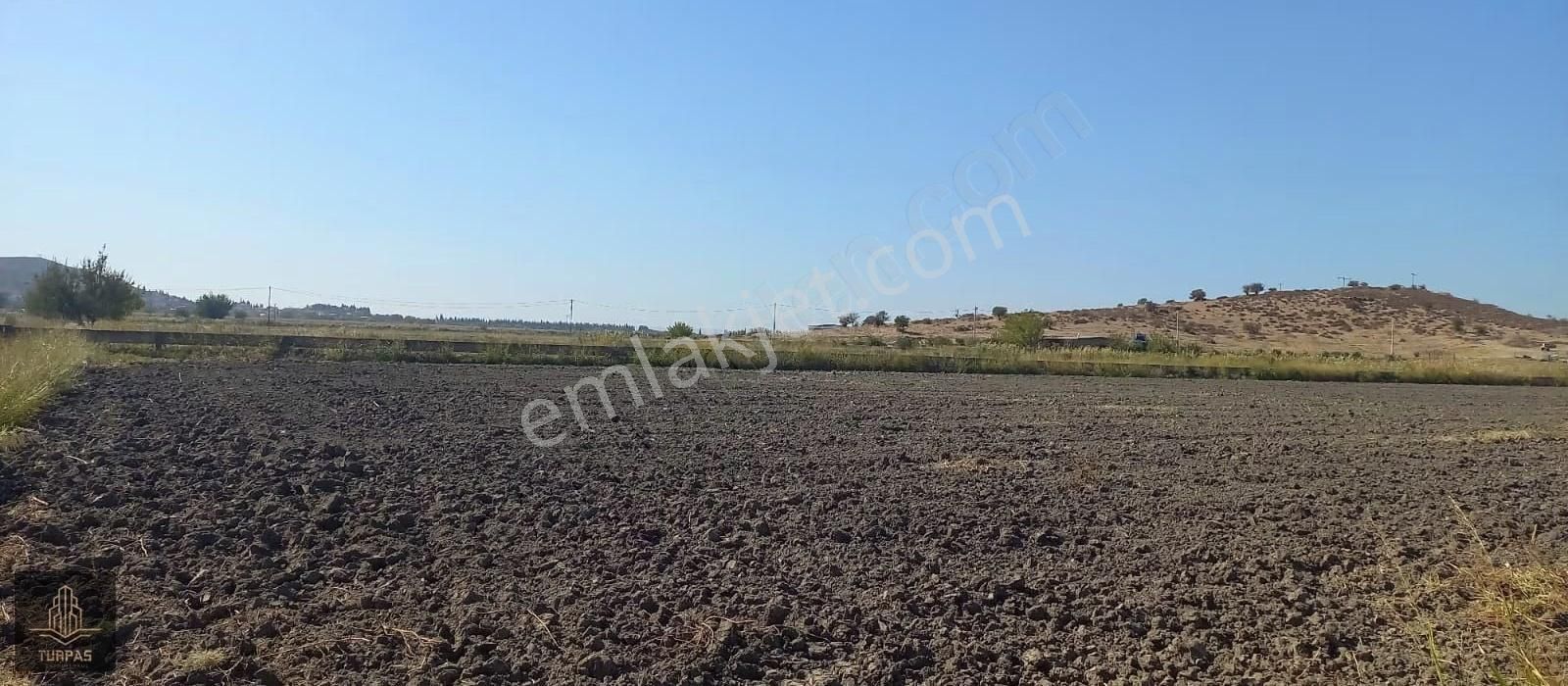 Foça Gerenköy'de Köye Yakın Asvalt Yol Cephelı Elektirik Yakın - Görsel 13