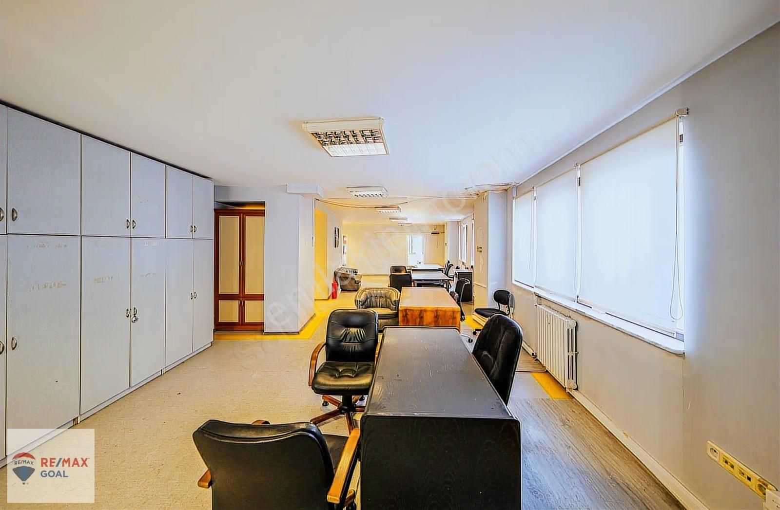 Karaköy Kemeraltı'nda Tramvay Hattı Üstü Hazır Kiralık Ofis Katı - Görsel 18