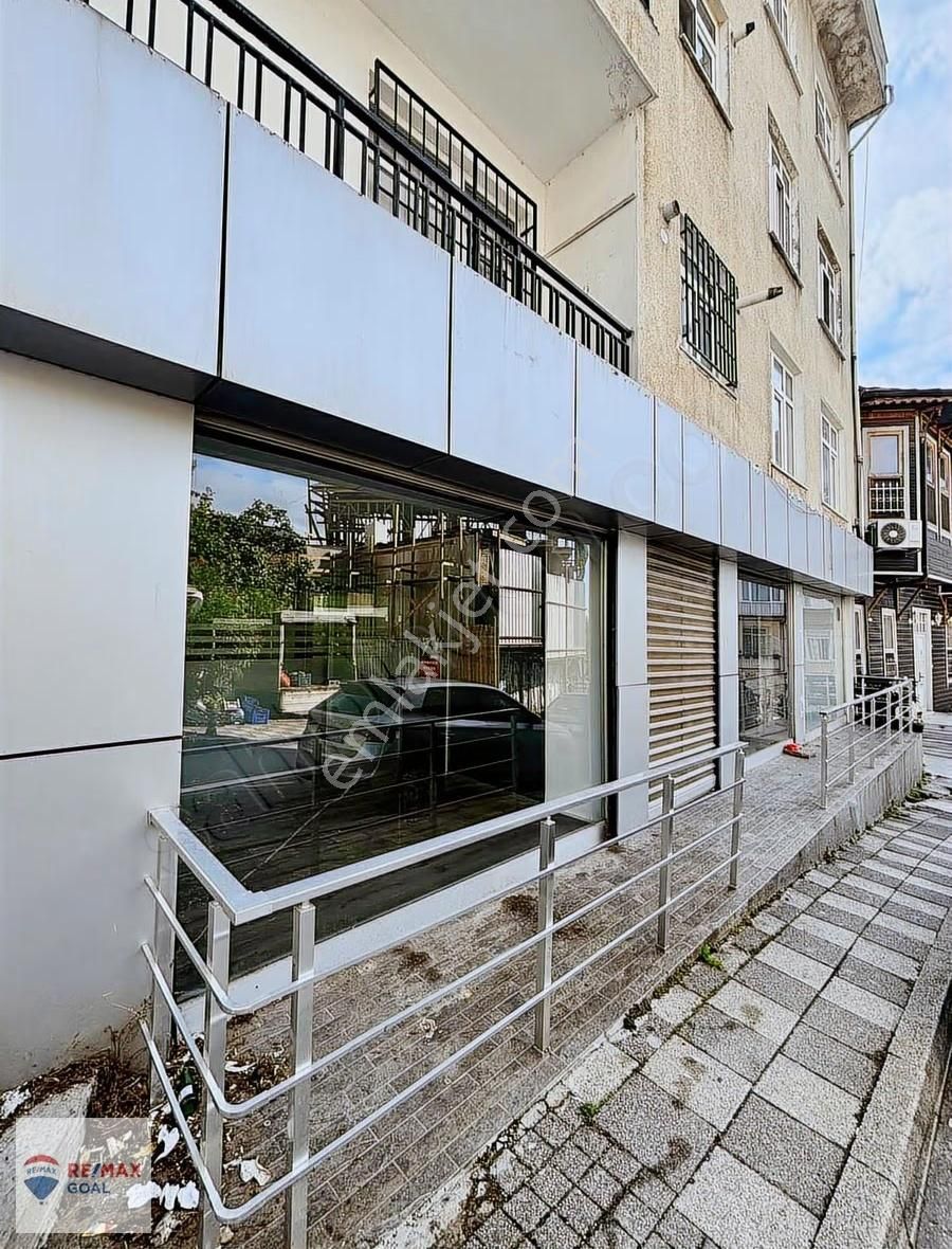 Koşuyolu Caddesinde Ofis Ve Mağaza - Görsel 12