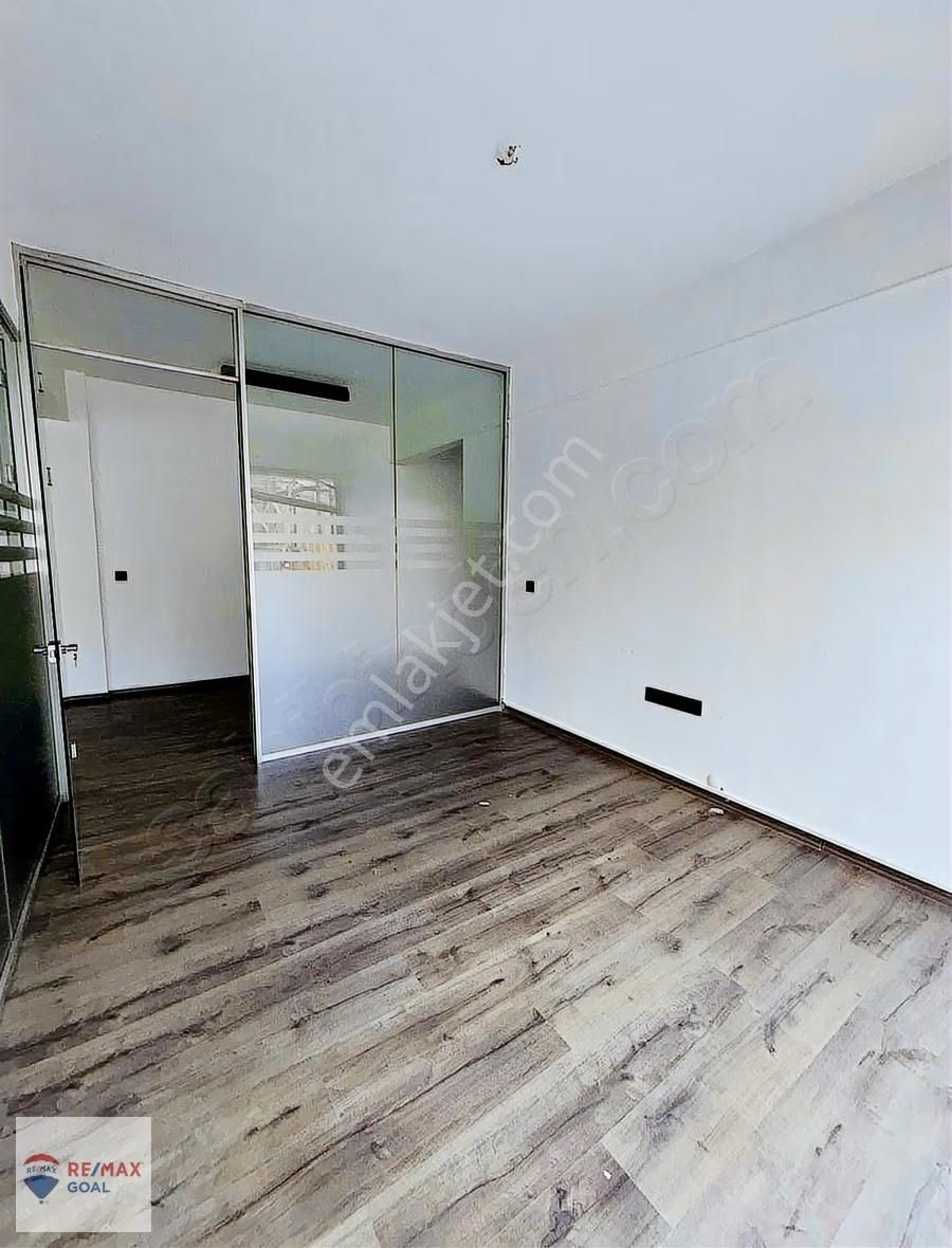Koşuyolu Caddesinde Ofis Ve Mağaza - Görsel 7