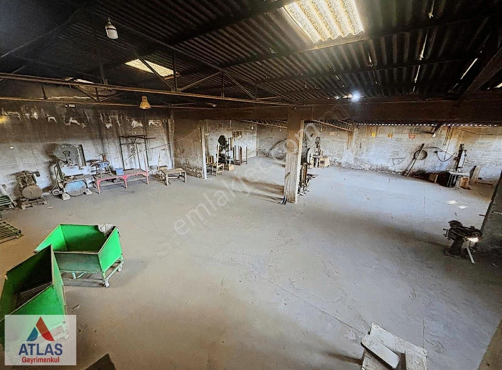 Turgutlu Koşukırı'nda Merkezi Konumda 800 M2 Kiralık İşyeri - Görsel 8