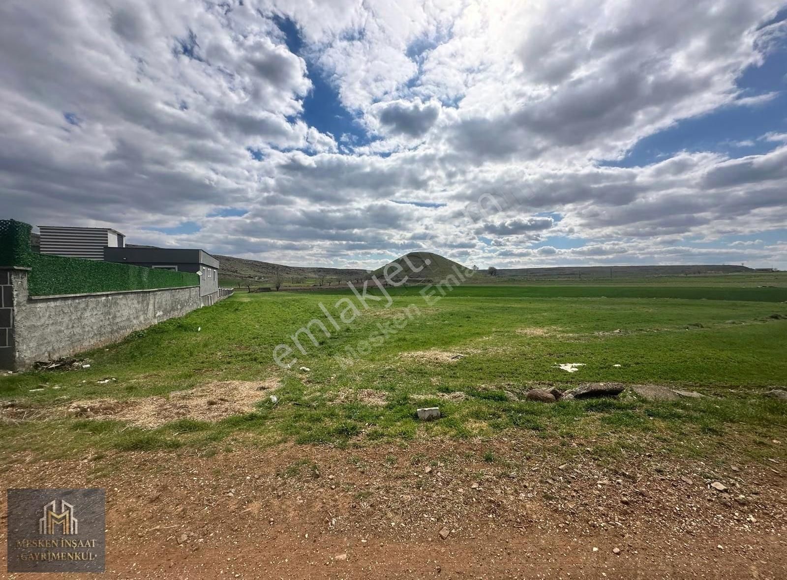 Mesken Emlakdan Sarıt Mah İki Başı Resmi Yol Bağevlik Süper Arsa