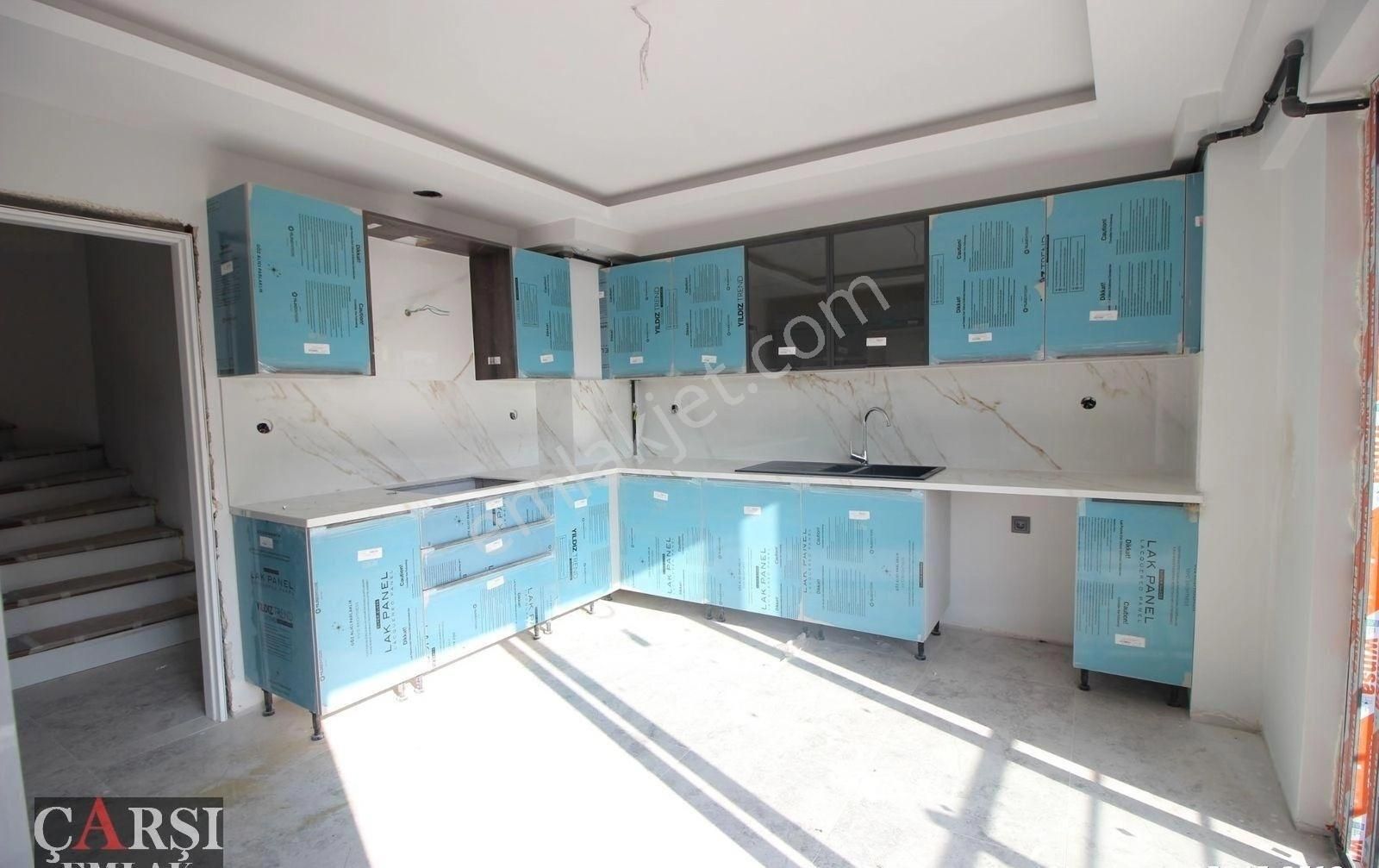 Çarşı"dan Ön Cephede Metro Yakını Lüks Ferah 4+1 Daire