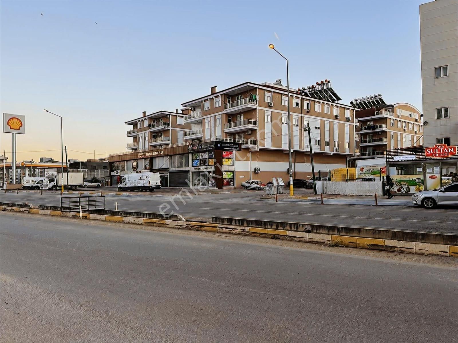 Hüsnü Karakaş'ta Satılık Cadde Üzeri Köşe Dükkan - Görsel 5