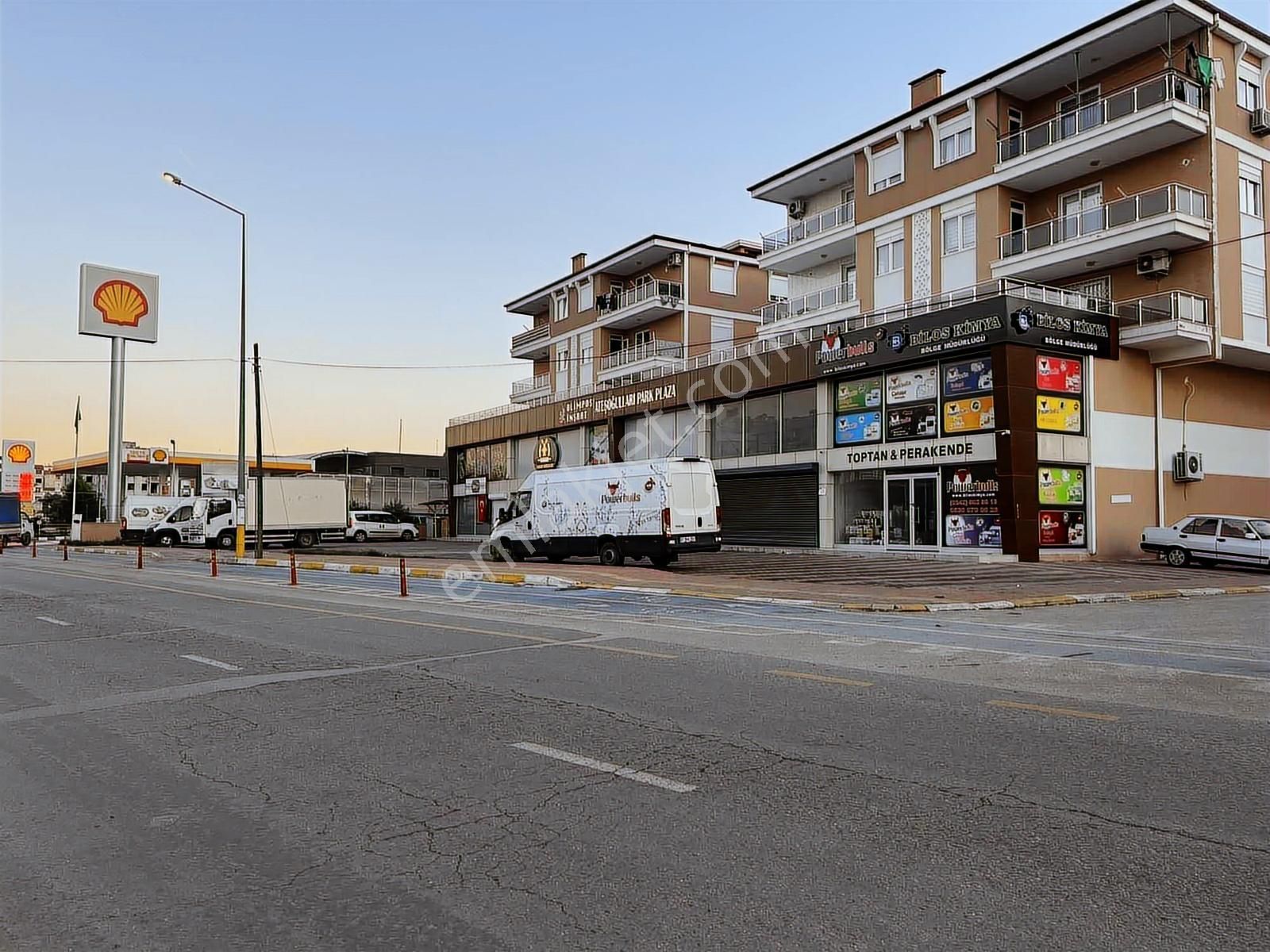 Hüsnü Karakaş'ta Satılık Cadde Üzeri Köşe Dükkan - Görsel 6