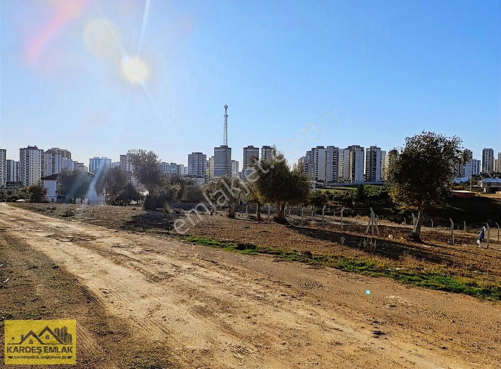 Kardeş Emlaktan Yatırımlık Mükemmel Lokasyonda Arsa