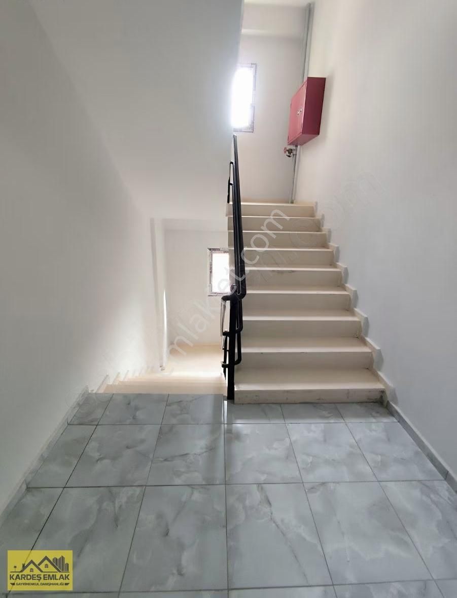 Kardeş Emlak'tan Gültepe Mahallesi'nde Kiralık Eşyalı 1+1 - Görsel 8