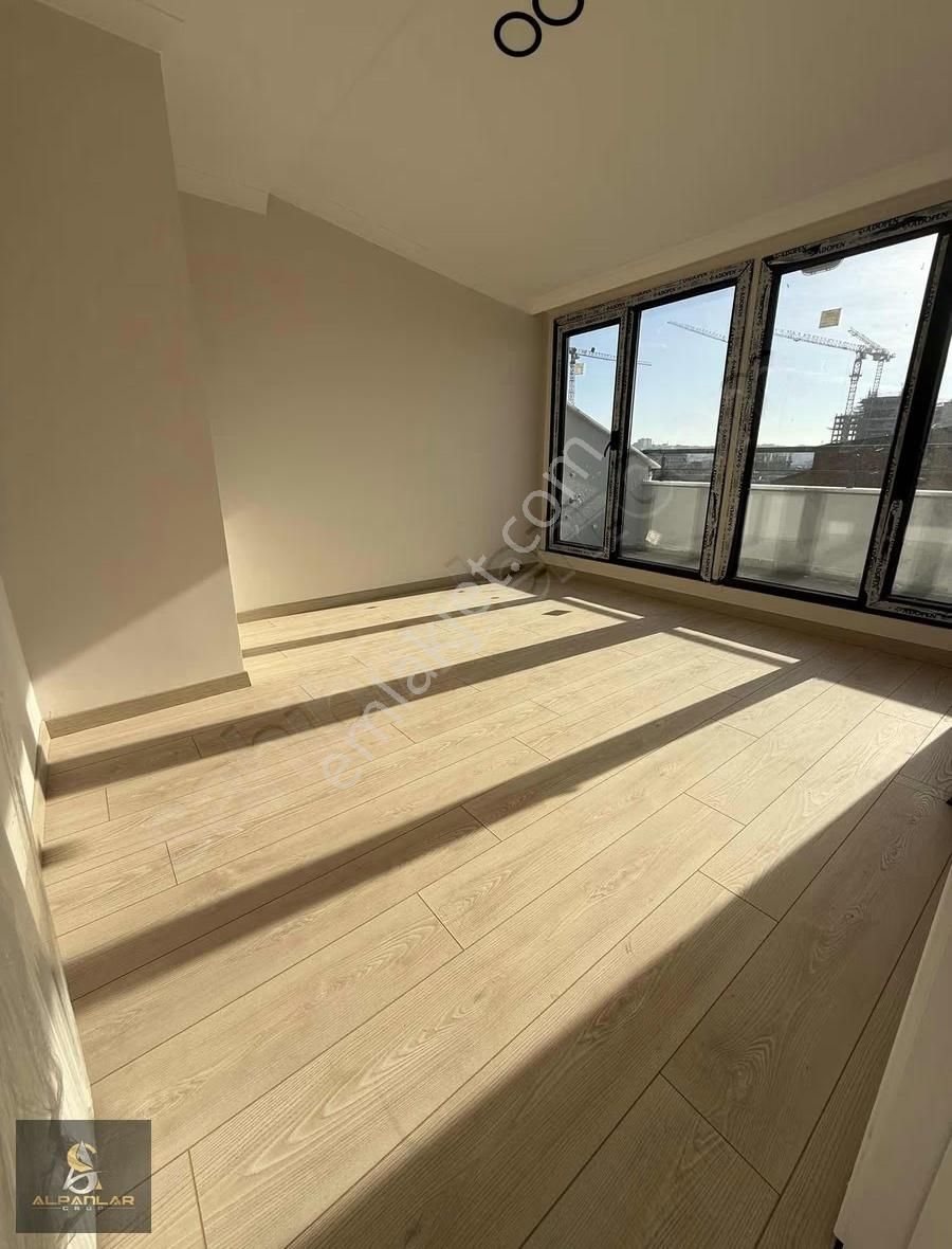 İstasyon Mah. 3+2 Satılık 160m2 Sıfır Dublex Daire Marmaray 5dk - Görsel 2