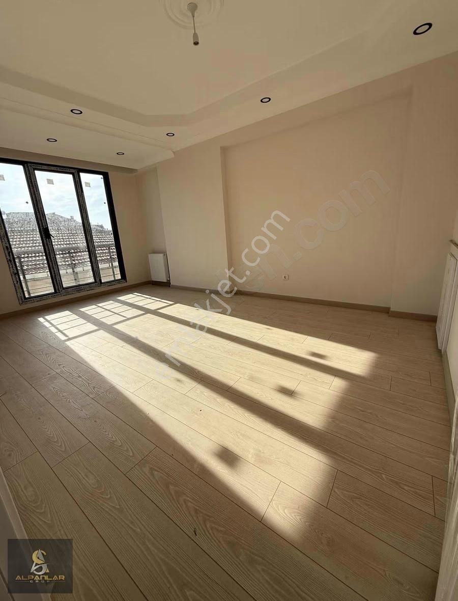 İstasyon Mah. 3+2 Satılık 160m2 Sıfır Dublex Daire Marmaray 5dk