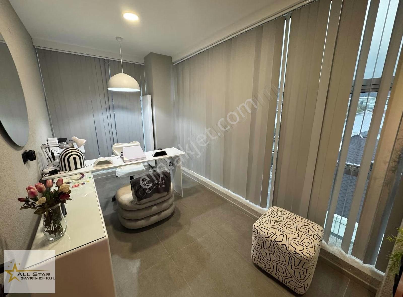 Bursa'nın Kalbinde Devren Hazır Kurulu Düzen Güzellik Salonu - Görsel 17