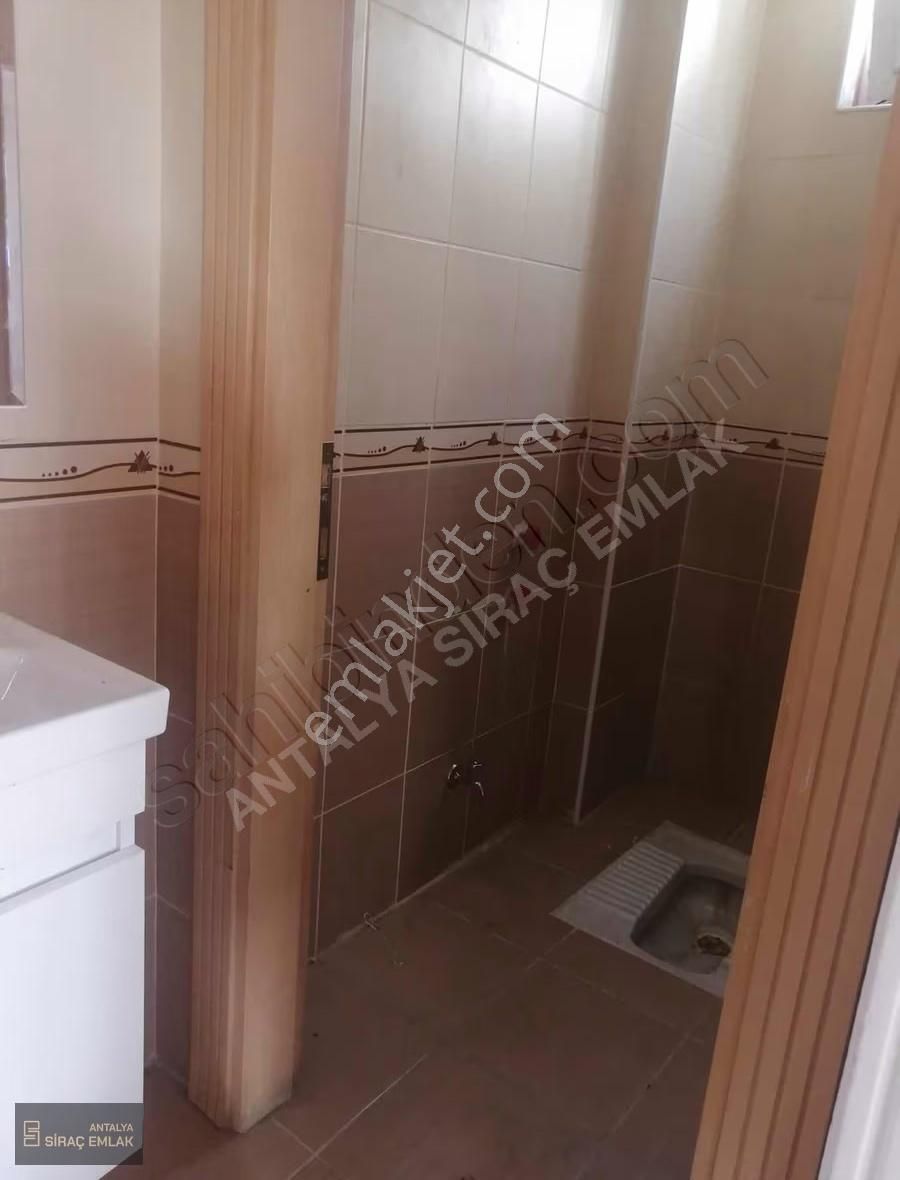 Dutlubahçe Mahallesinde Katta 2+1 Kiralık Daire - Görsel 2