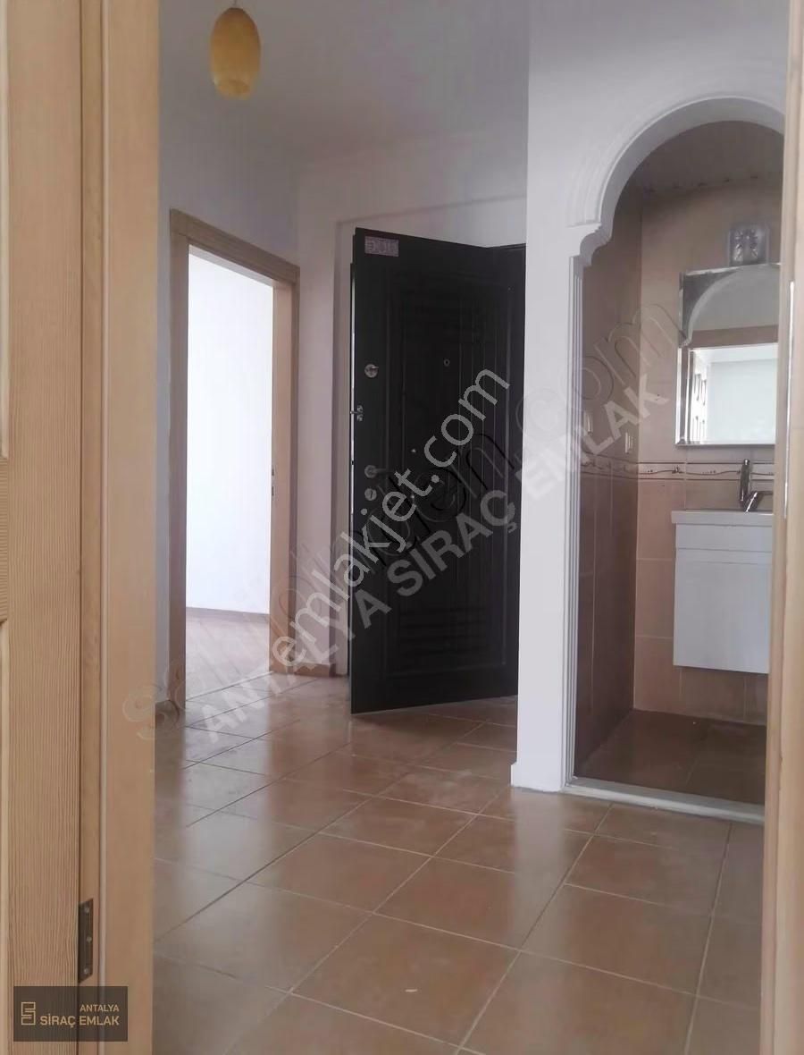 Dutlubahçe Mahallesinde Katta 2+1 Kiralık Daire - Görsel 5