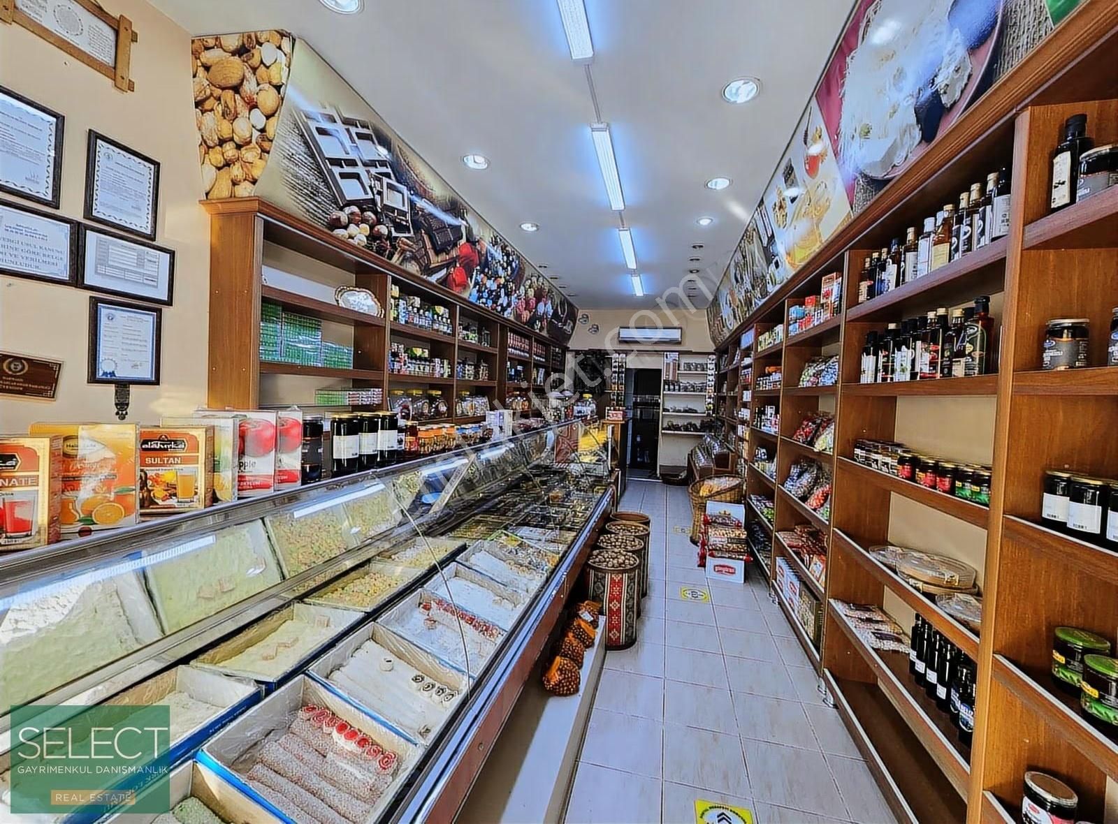 Muğa Marmaris Armutalan Ana Cadde De Deveren Kiralık Kuruyemişçi