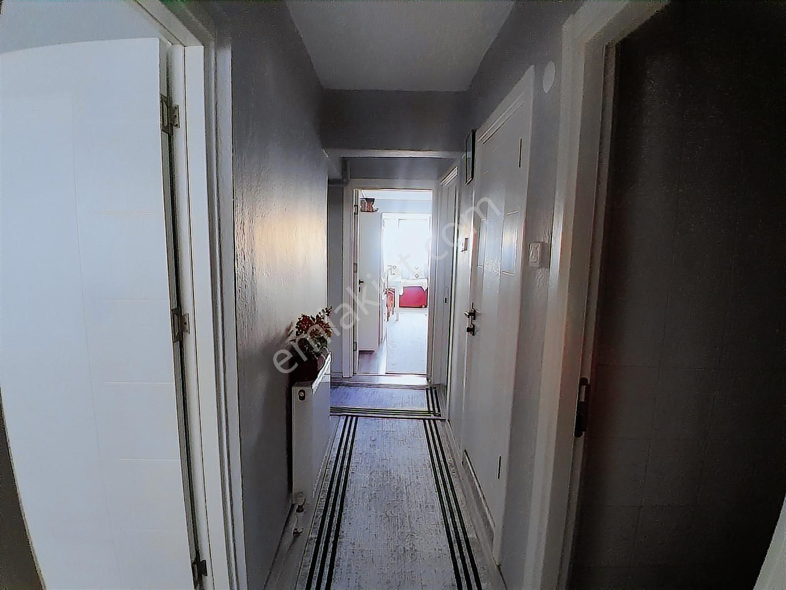 Karabağlar Vatan Mahallesi Deniz Manzaralı Tadilatlı Satılık 3+1 - Görsel 17