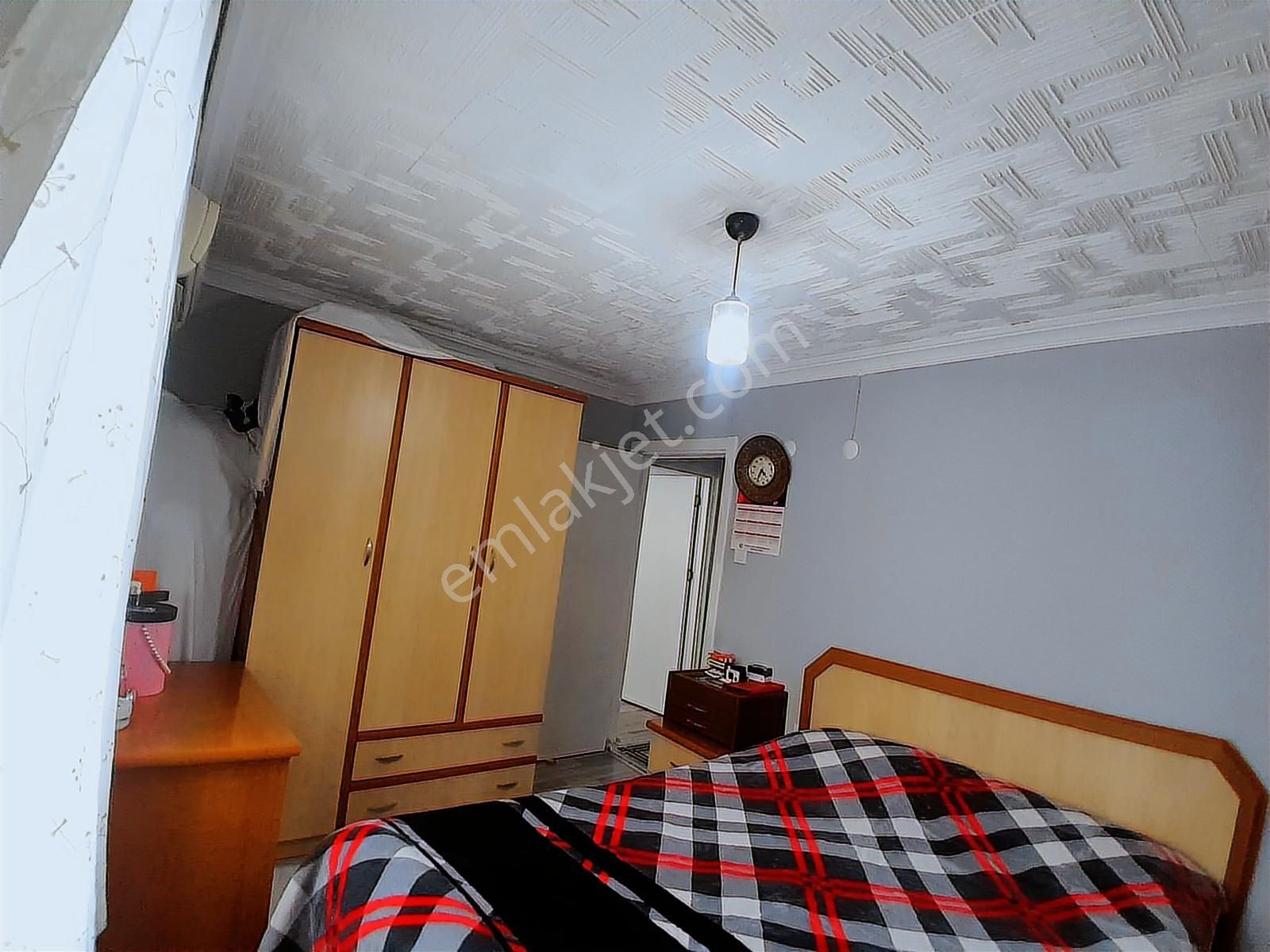 Karabağlar Vatan Mahallesi Deniz Manzaralı Tadilatlı Satılık 3+1 - Görsel 14