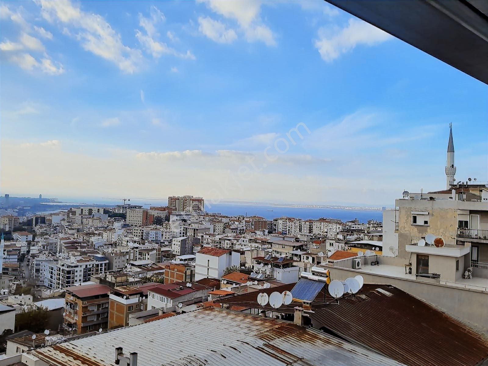 Karabağlar Vatan Mahallesi Deniz Manzaralı Tadilatlı Satılık 3+1 - Görsel 6