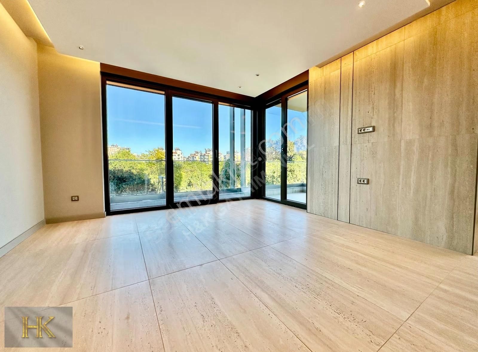 Özpınarlar Casamia'da 2+1 Havuz Manzaralı Sıfır Kiralık Daire