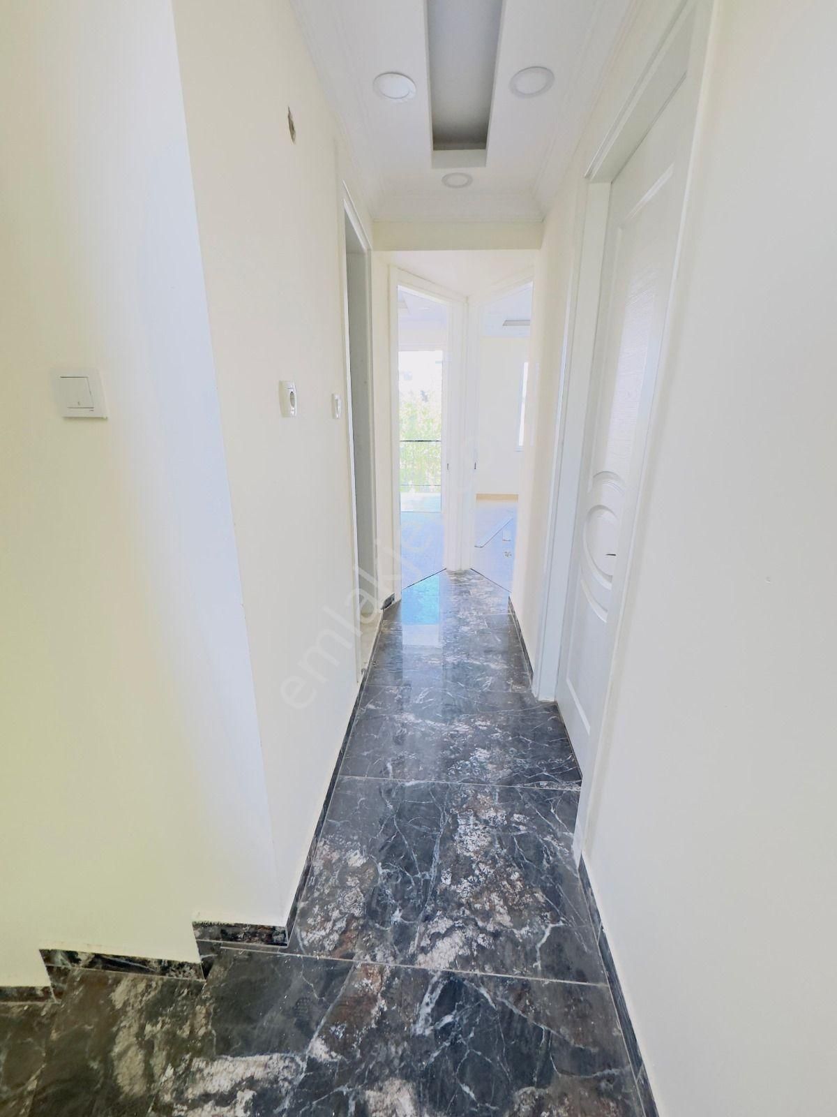 Didimde Denize Yakın 3+1 Teraslı Villa - Görsel 9