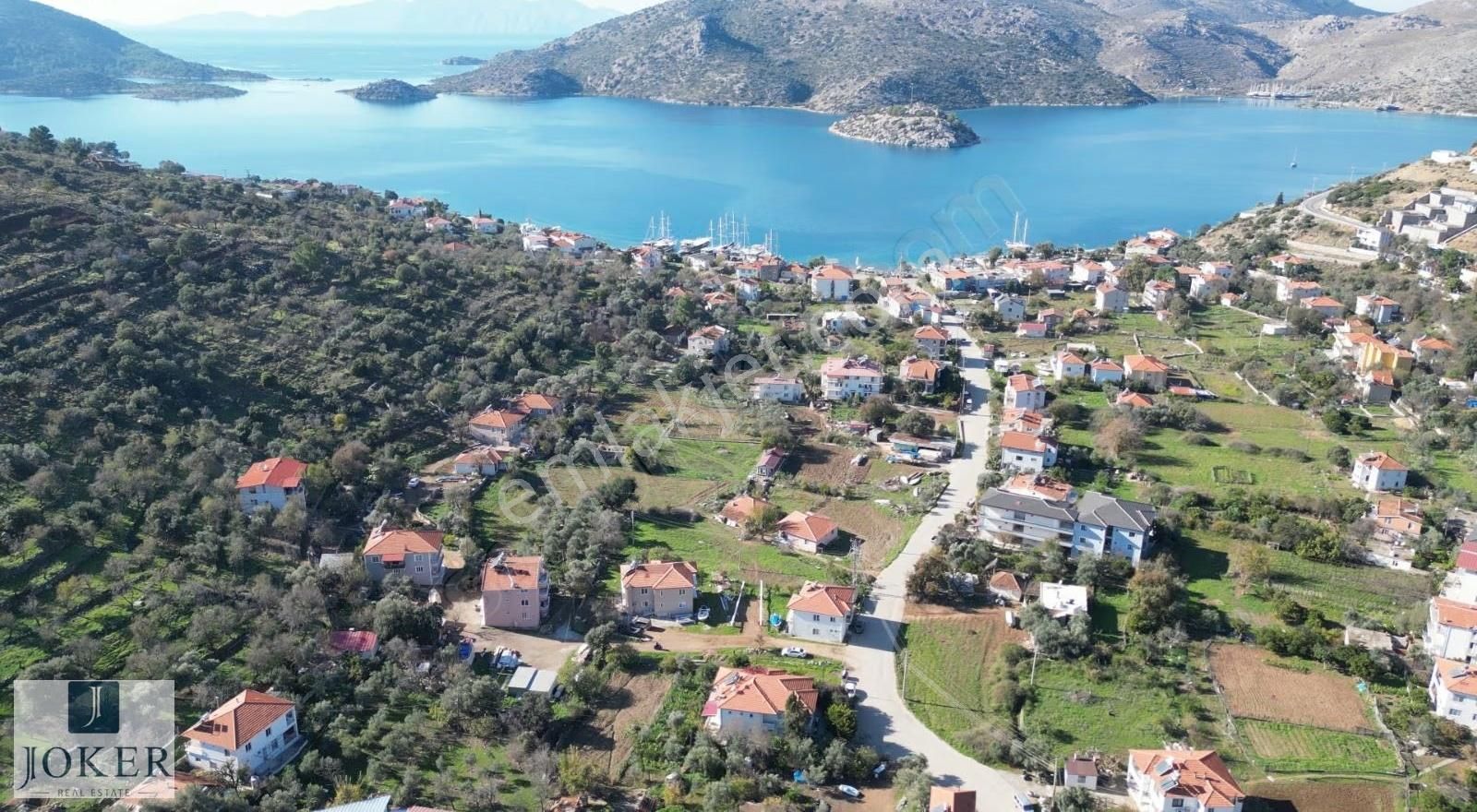 Joker: Bozburun Denize 300 Metre Konut Alanı İçerisinde Satılık
