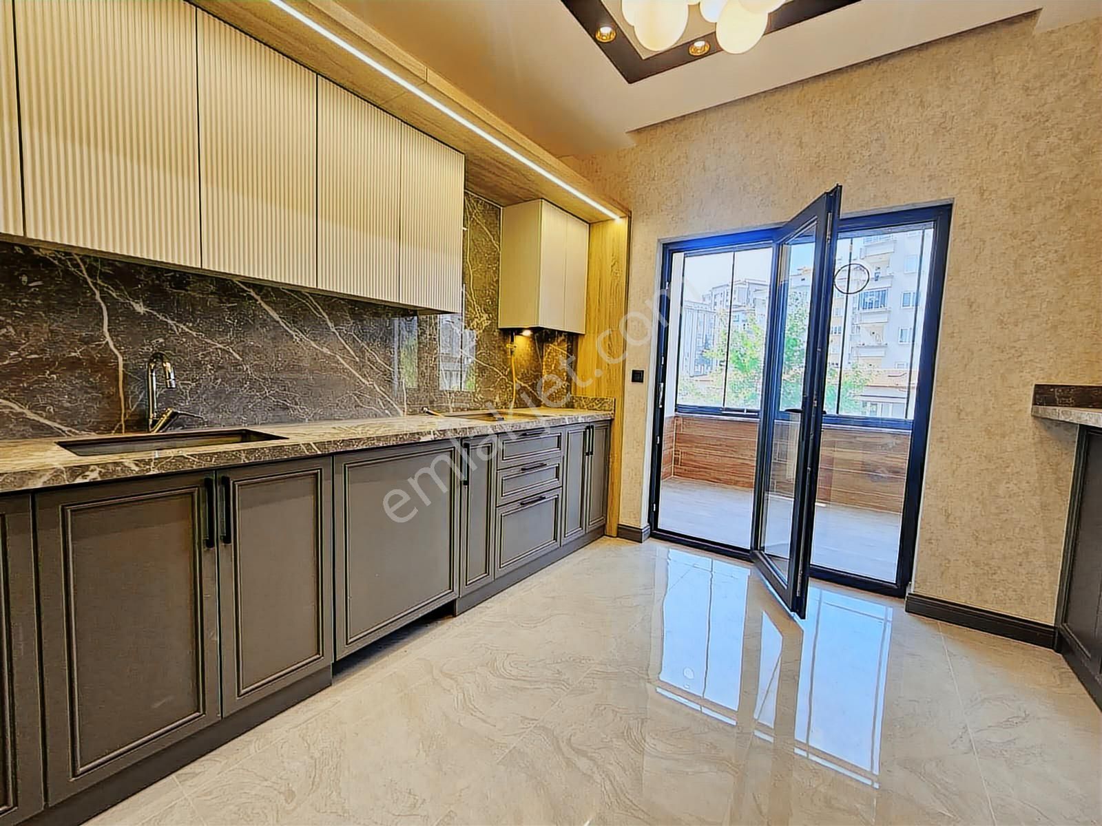 Ayalp Gayrimenkul'den Merkezi Konumda Satılık 2+1 Lüks Daire - Görsel 15