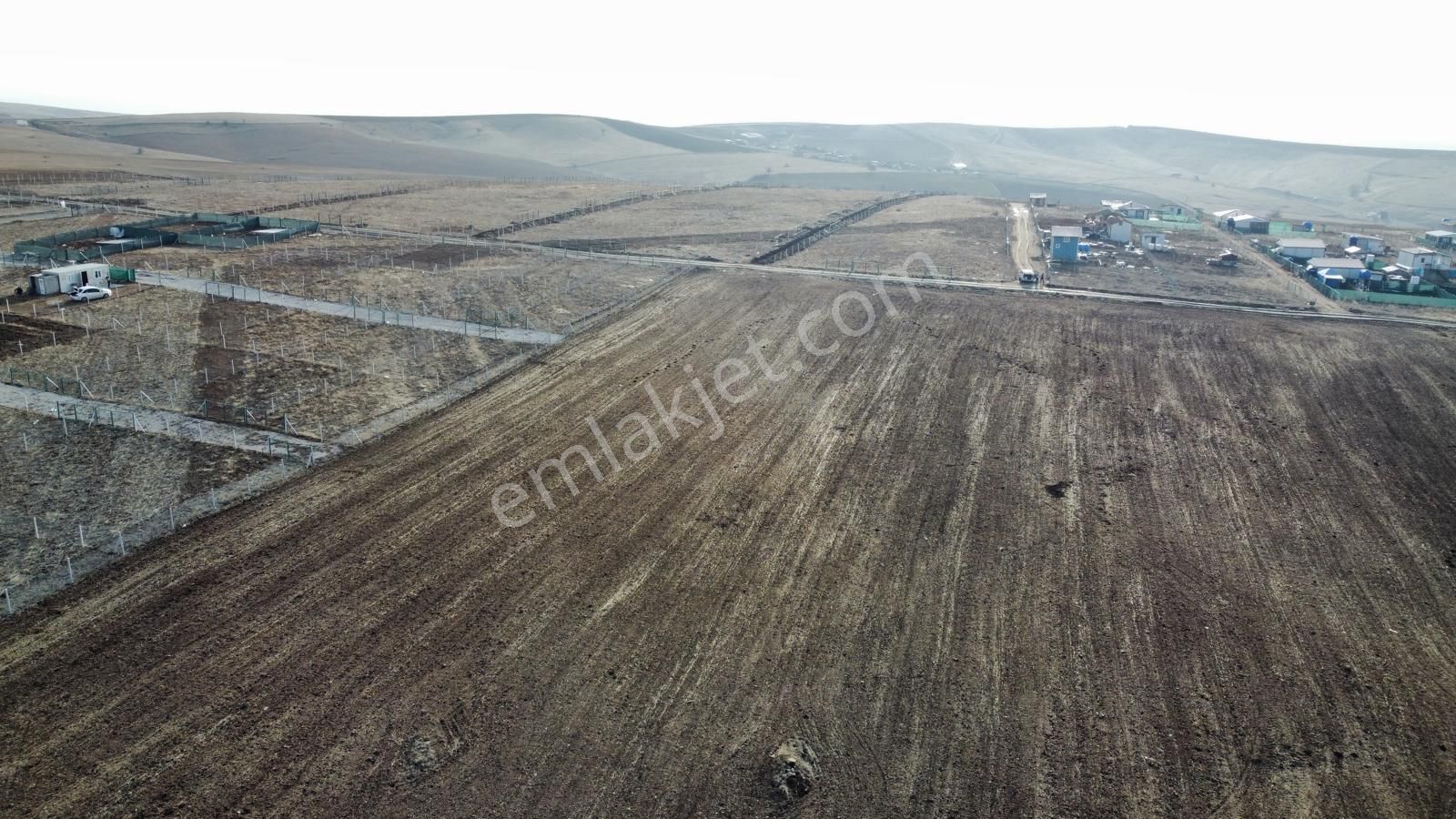 -*bahçelerin İçinde Yol Kenarı Düzlük Te 475 Metre Hisseli Tapu* - Görsel 10