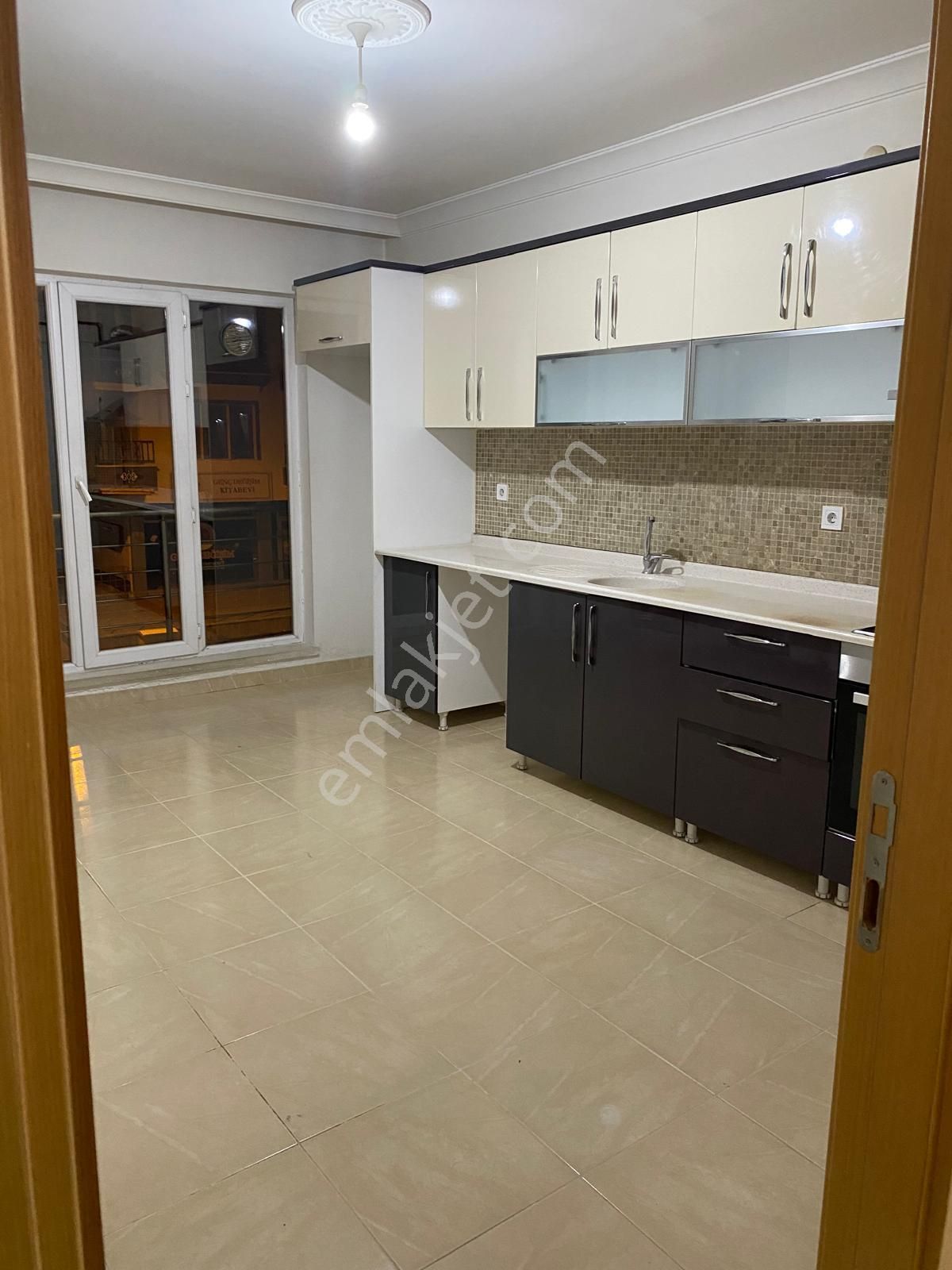 Bağlum Merkezde Kiralık 3+1 Daire - Görsel 7