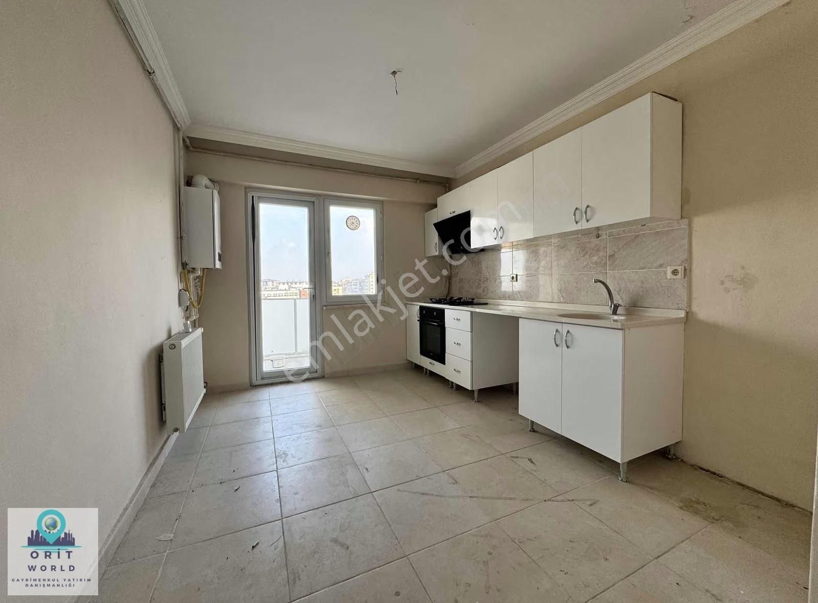 Görüklede Satılık 3+1 Ayrı Mutfaklı Aile Binasında Dubleks Daire