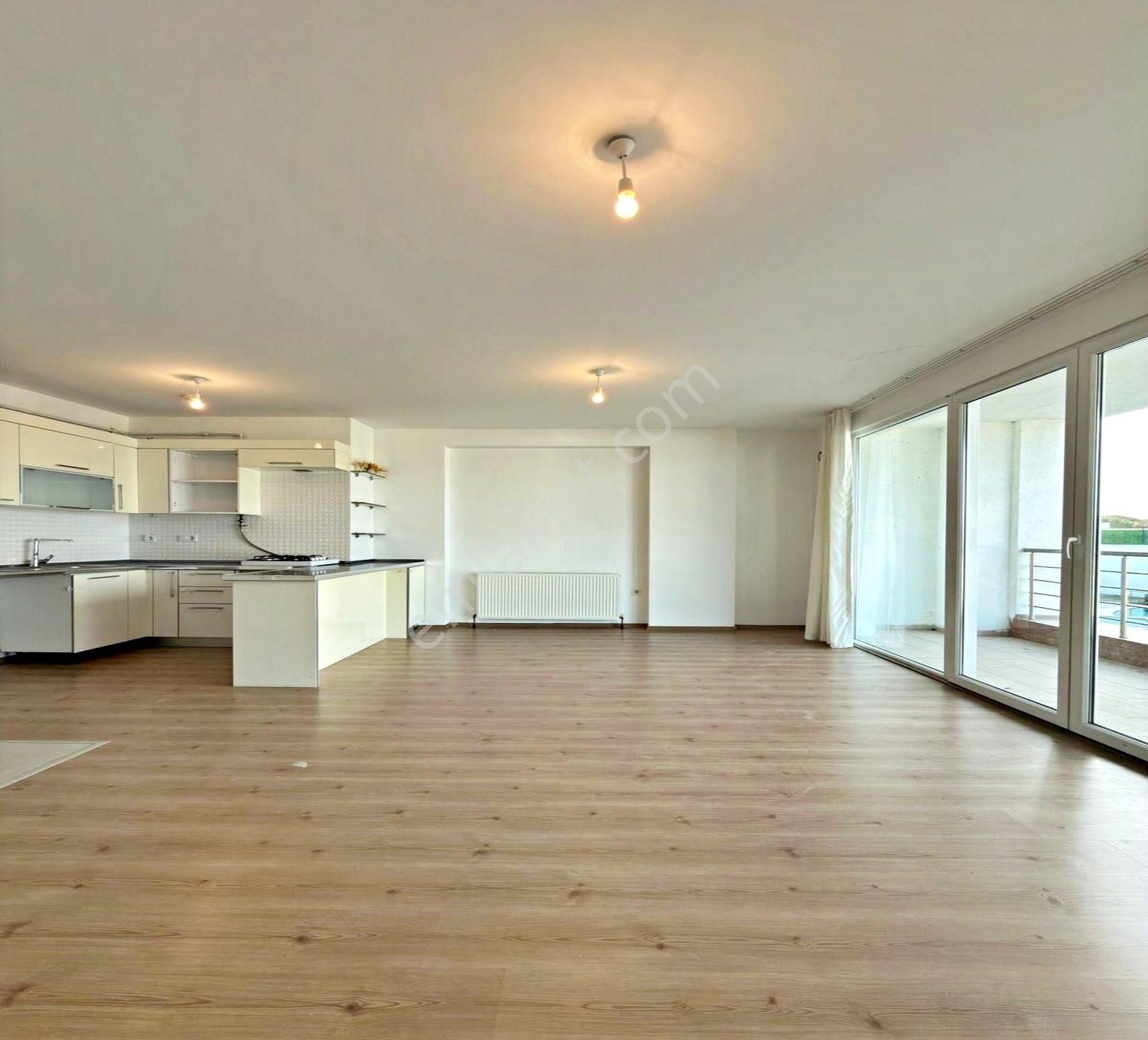 Büyükçekmece'de Villa Tipi Havuz Manzaralı 3+1 Satılık Dubleks - Görsel 8