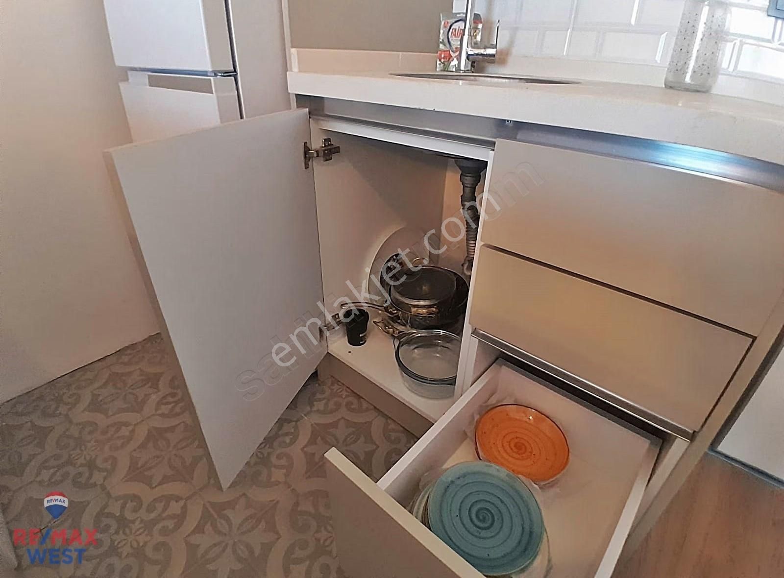 Bornova Adliye Ve Stadyum Metro Yakını Eşyalı Kiralık Daire - Görsel 3