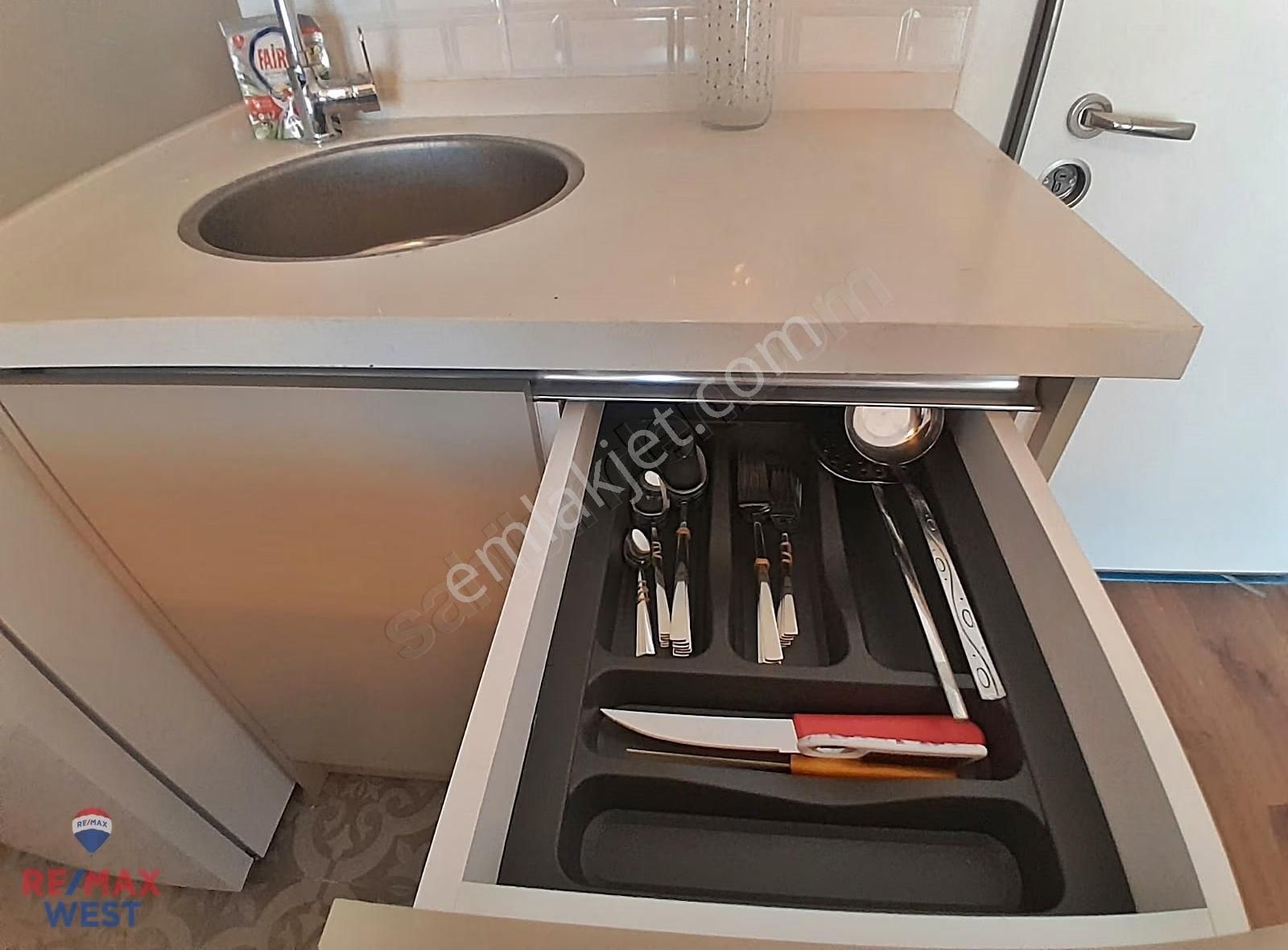 Bornova Adliye Ve Stadyum Metro Yakını Eşyalı Kiralık Daire - Görsel 6