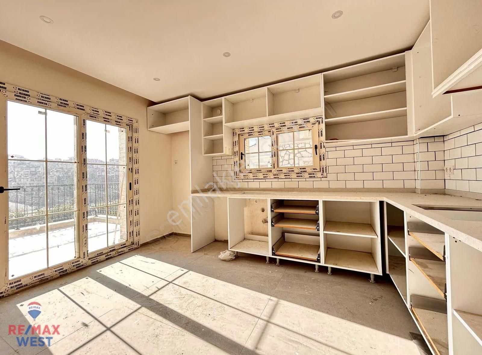 Villakent Villarima Kaleköy Sitesinde Teraslı Satılık 3+1 Daire - Görsel 3