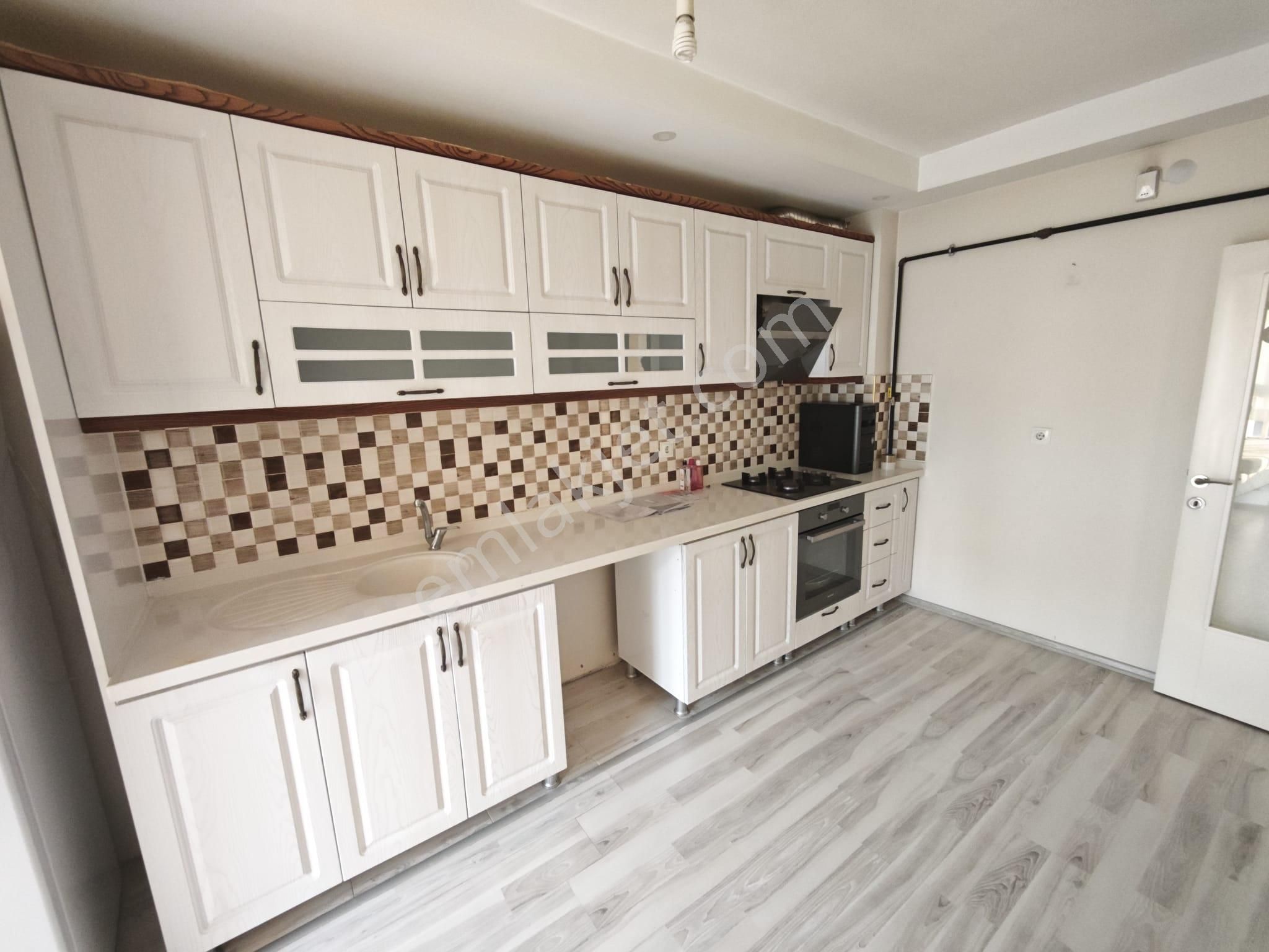 Lider Emlak'tan **ön Cepheli** 3+1 Satılık Daire