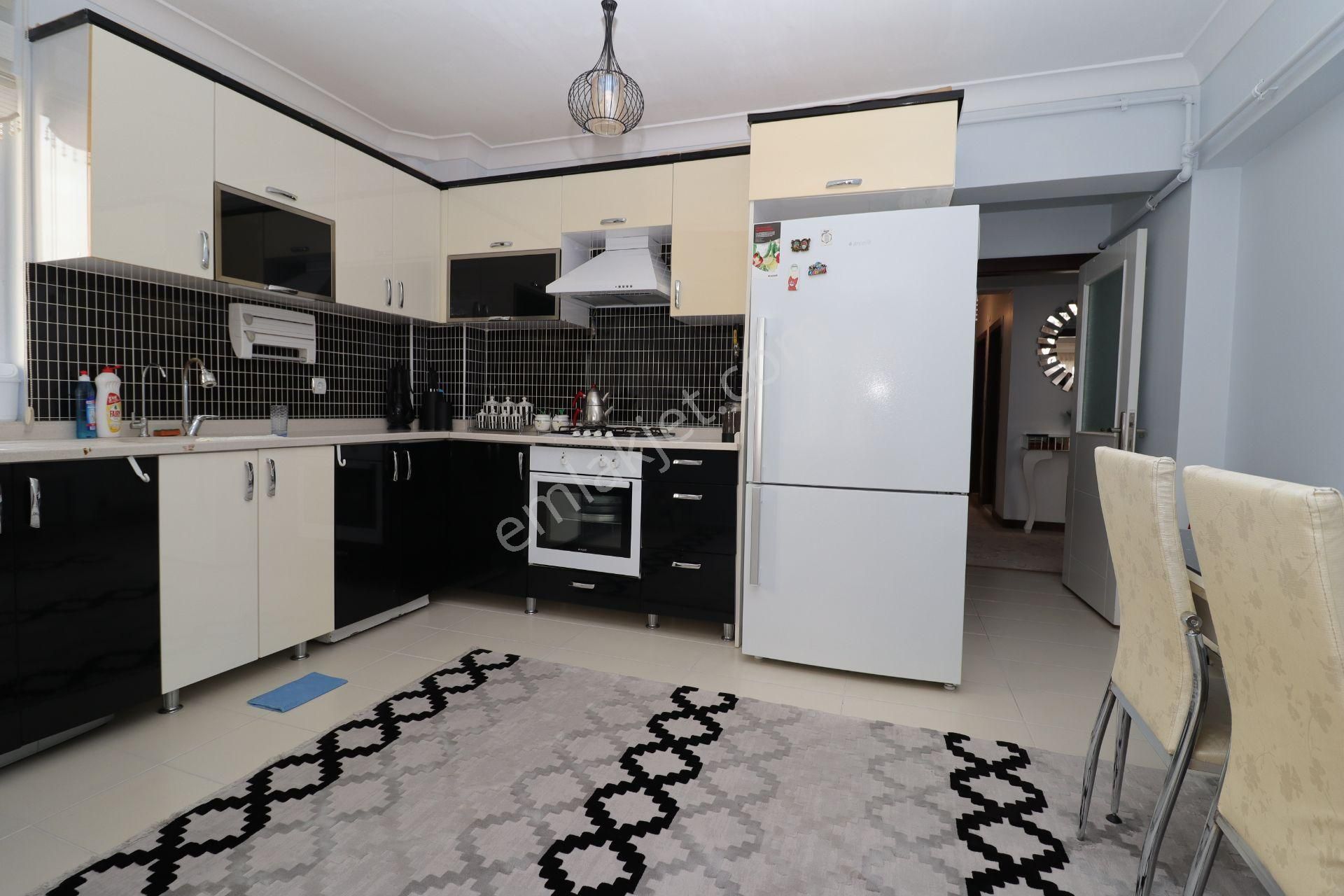 Akif'ten Etimesgut Süvari'de Royal Park Evlerinde Asansörlü Geniş 3+1 Satılık - Görsel 11