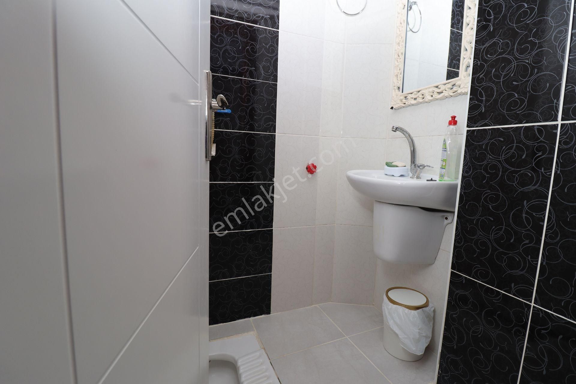 Akif'ten Etimesgut Süvari'de Royal Park Evlerinde Asansörlü Geniş 3+1 Satılık - Görsel 26