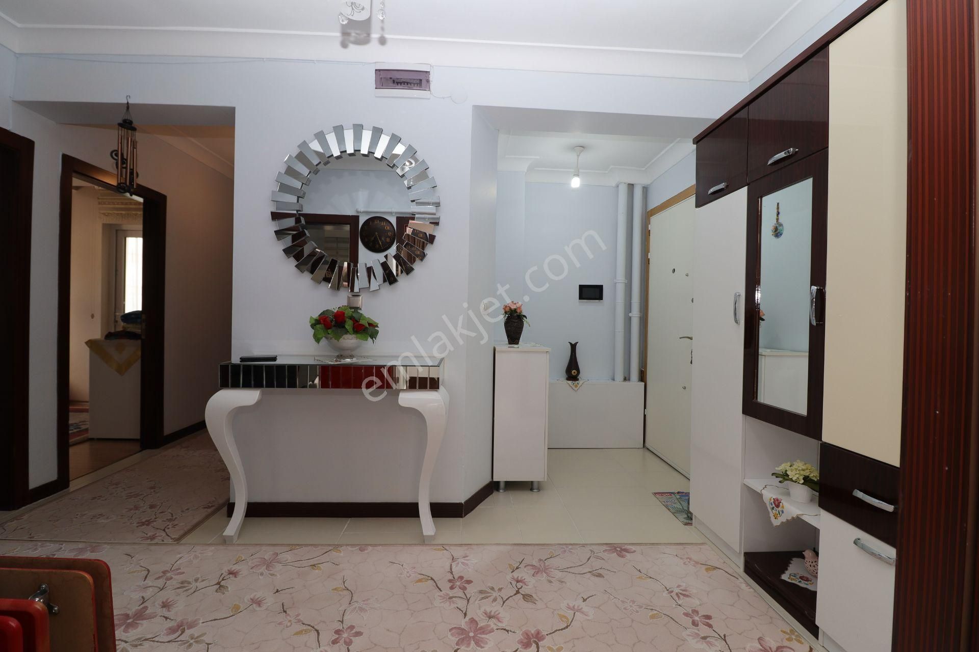 Akif'ten Etimesgut Süvari'de Royal Park Evlerinde Asansörlü Geniş 3+1 Satılık - Görsel 18