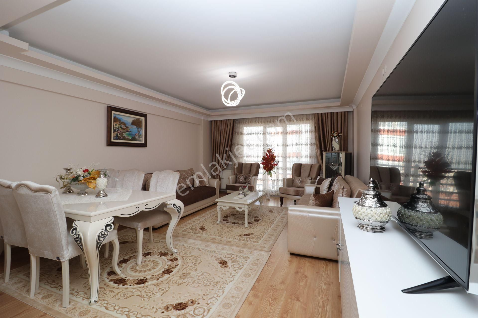 Akif'ten Etimesgut Süvari'de Royal Park Evlerinde Asansörlü Geniş 3+1 Satılık - Görsel 3