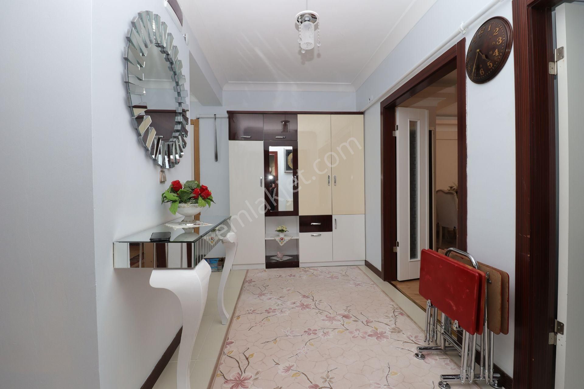 Akif'ten Etimesgut Süvari'de Royal Park Evlerinde Asansörlü Geniş 3+1 Satılık - Görsel 7