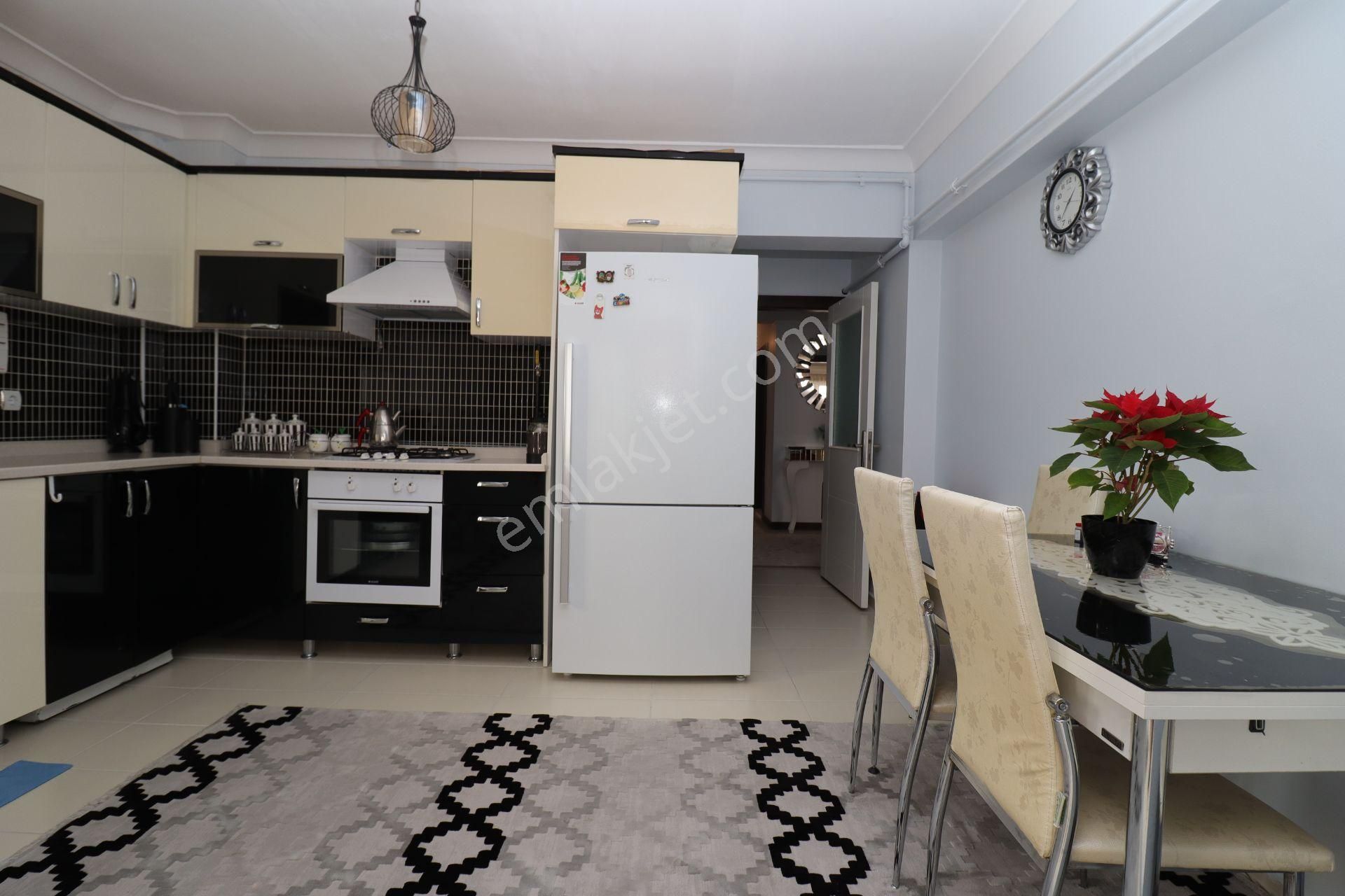 Akif'ten Etimesgut Süvari'de Royal Park Evlerinde Asansörlü Geniş 3+1 Satılık - Görsel 10