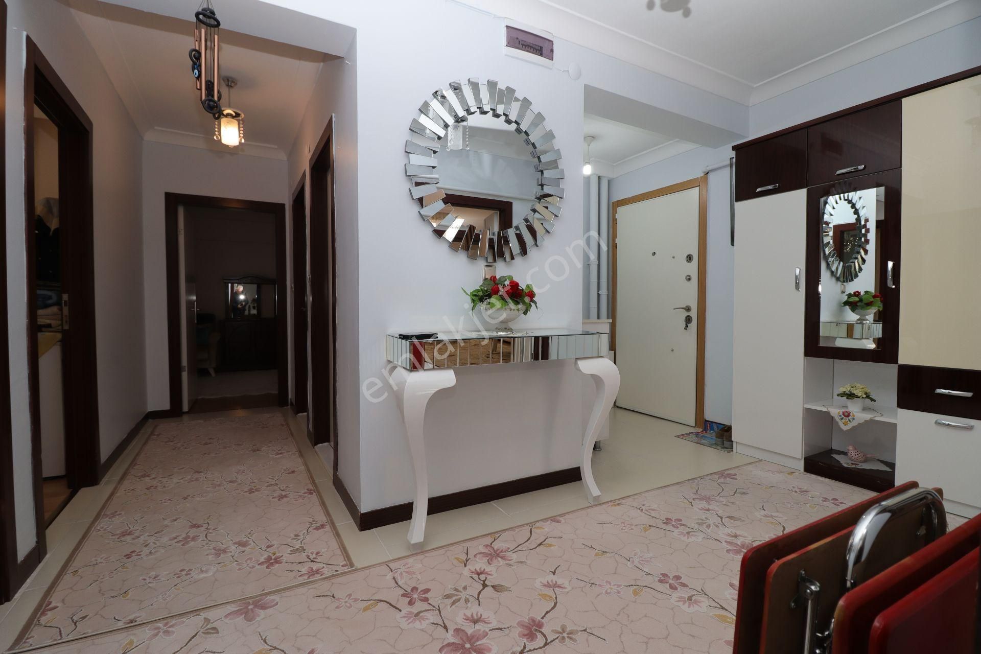 Akif'ten Etimesgut Süvari'de Royal Park Evlerinde Asansörlü Geniş 3+1 Satılık - Görsel 6