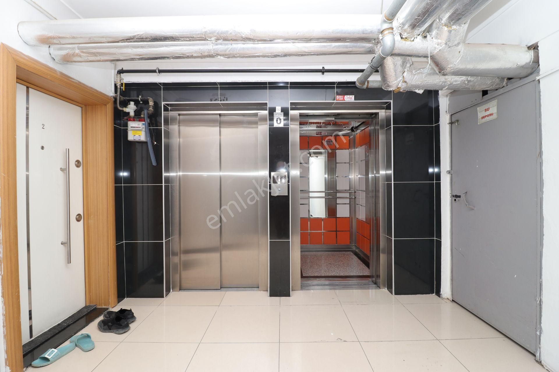 Akif'ten Etimesgut Süvari'de Royal Park Evlerinde Asansörlü Geniş 3+1 Satılık - Görsel 27