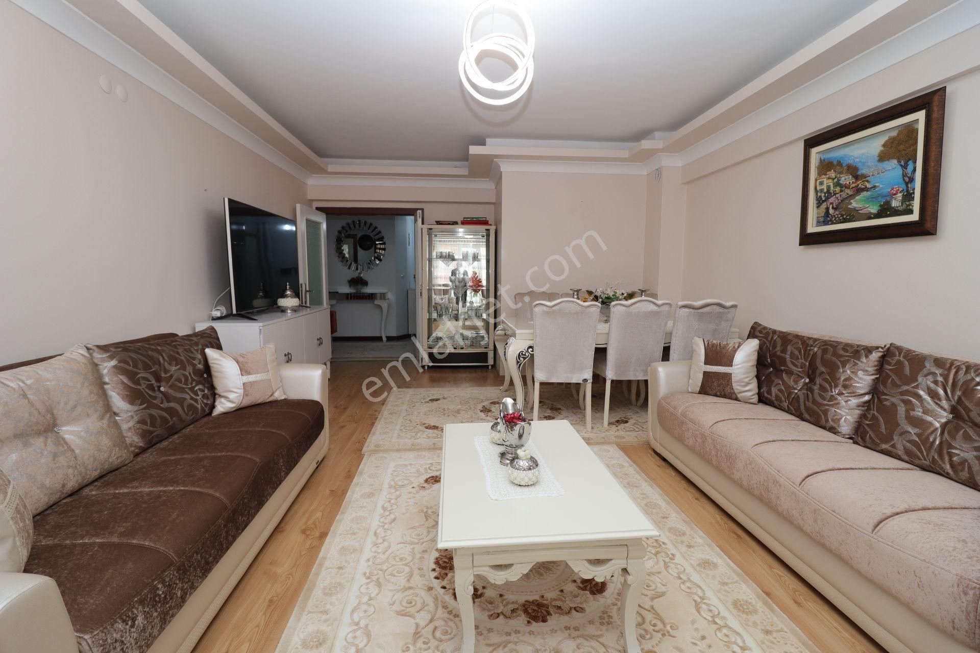 Akif'ten Etimesgut Süvari'de Royal Park Evlerinde Asansörlü Geniş 3+1 Satılık - Görsel 5