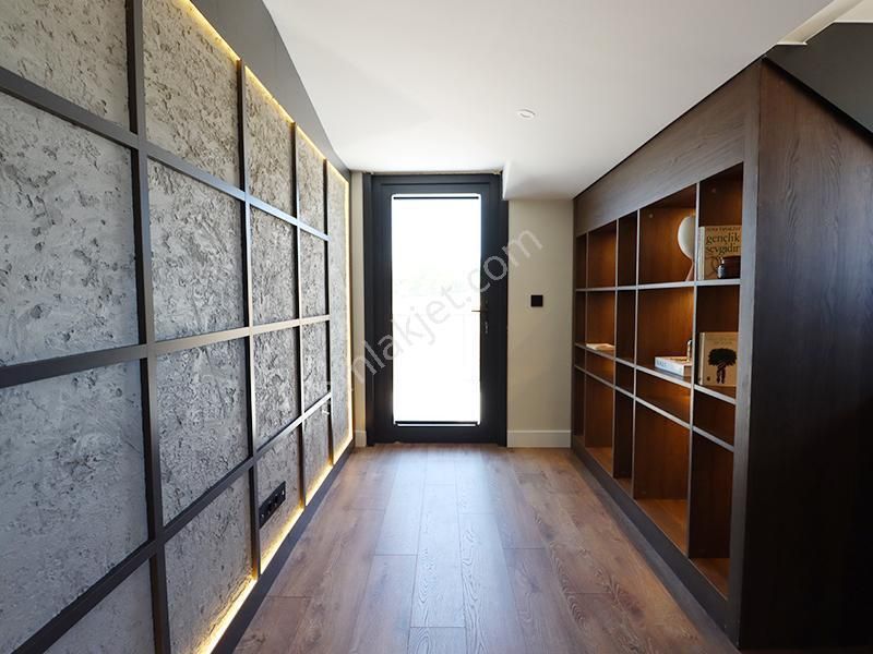 Beylikdüzü Gürpınar Da Site İçinde Triplex 7+2 Lüx Sıfır Villa - Görsel 16