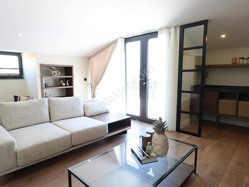 Beylikdüzü Gürpınar Da Site İçinde Triplex 7+2 Lüx Sıfır Villa - Görsel 13