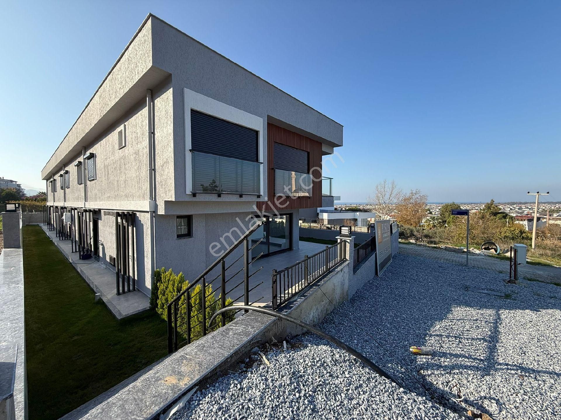 Kuşadası Güzelçamlı'da Sıfır 2+1 Eşyalı Villa