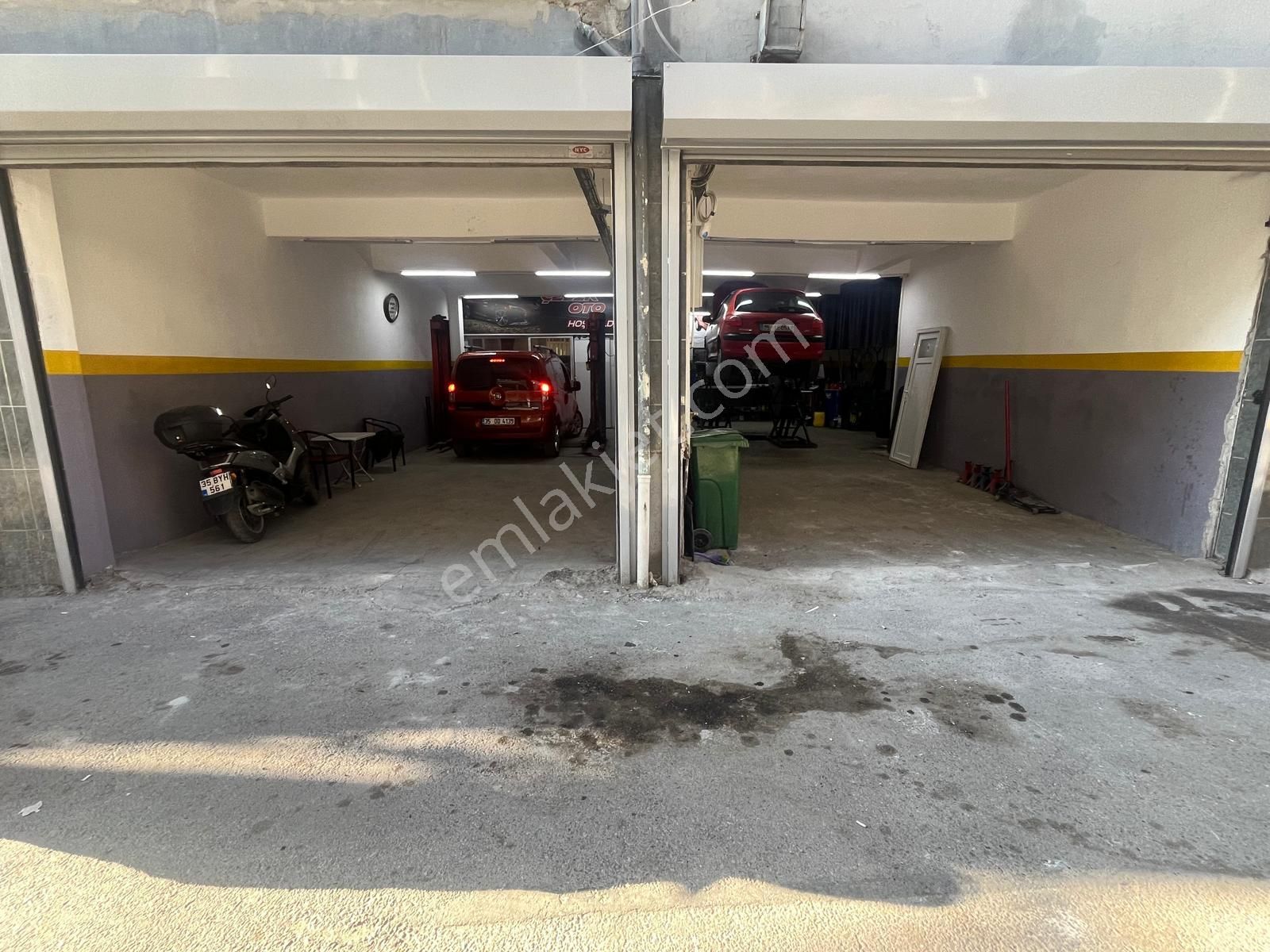 Karabağlarda Satılık ''çift'' Dükkan