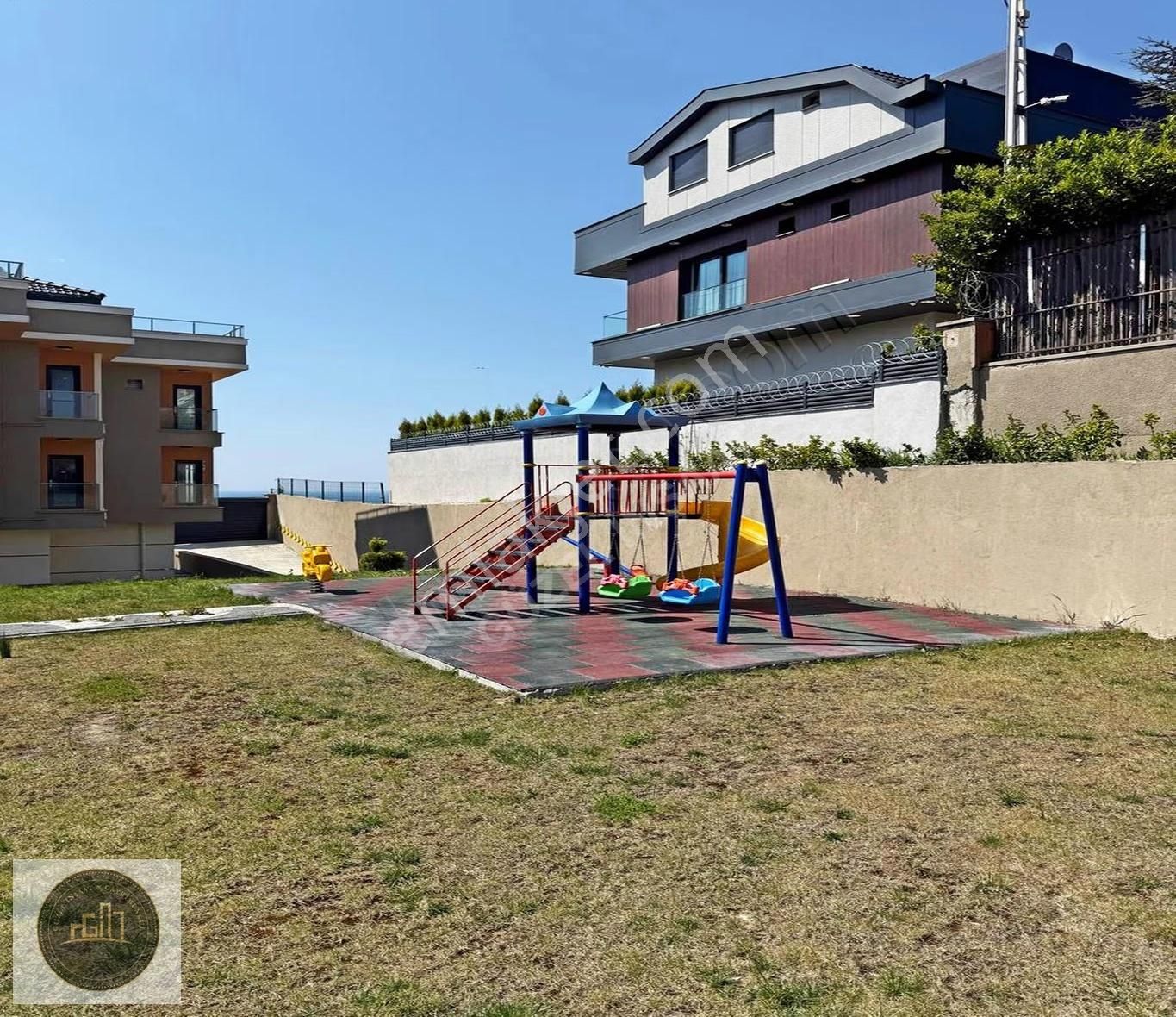 Sahil Kasabası Tadında Kısa Katlı Lüks Projeden Satılık Daire - Görsel 17