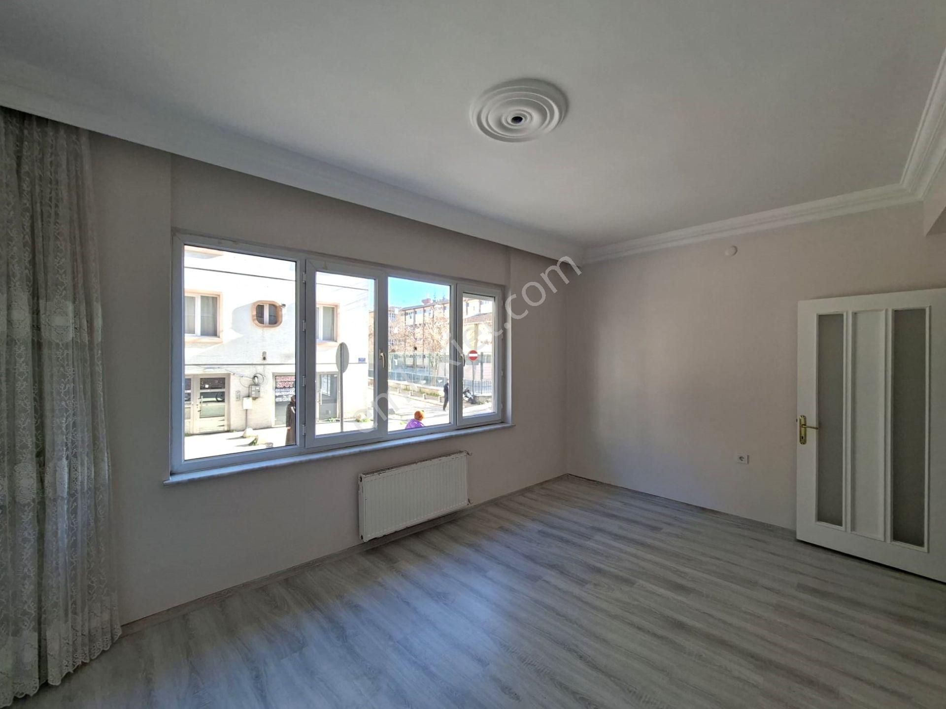 Recep Ümit Emlak'tan Hacı Ali Bey Mahallesinde Sakarya-1 Caddesi Yakınında Satılık Ferah 2+1 Daire - Görsel 3